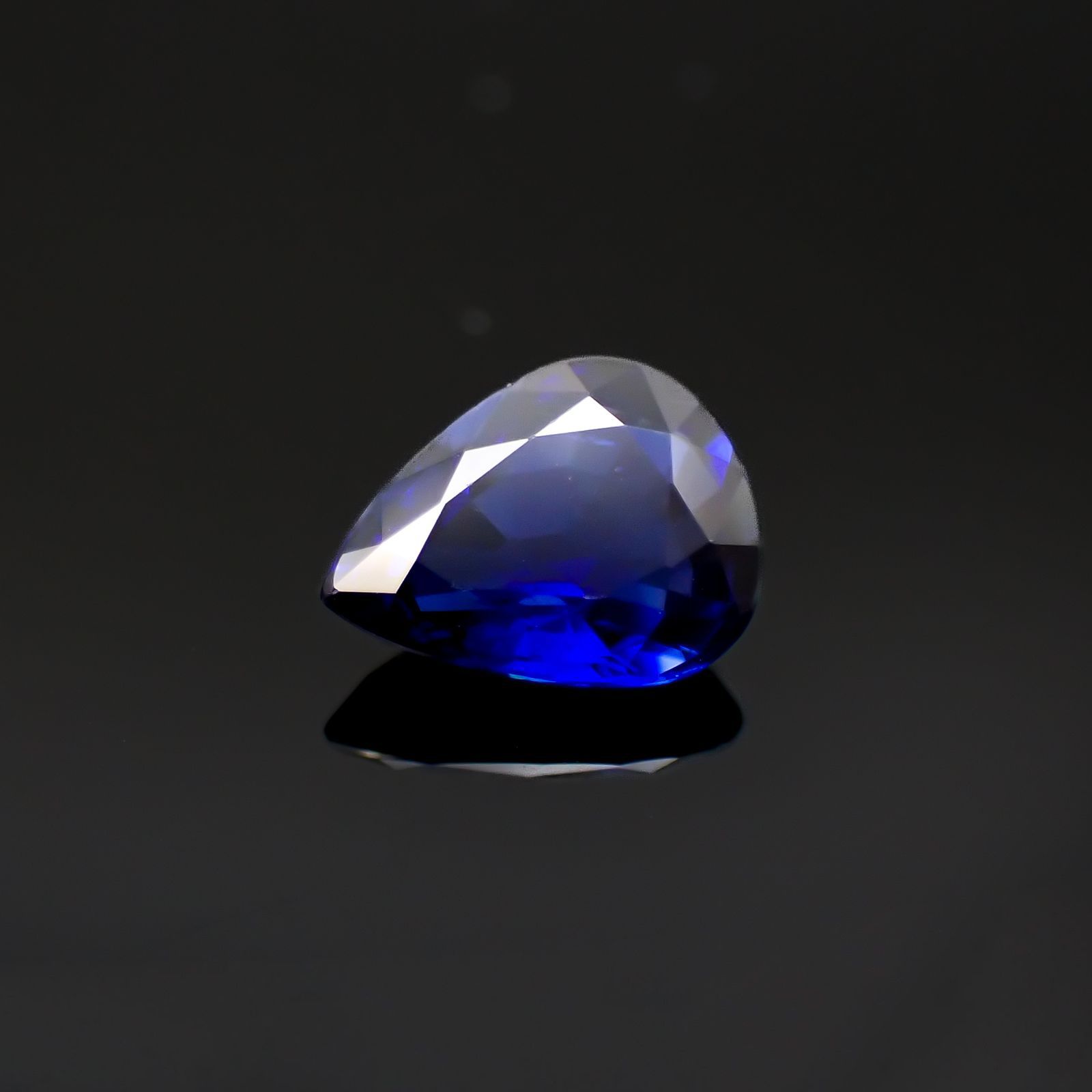 サファイア(宝石名サファイア)スリランカ/マダガスカル産 0.80ct 識別済[220917641]6.9x5.4mm前後