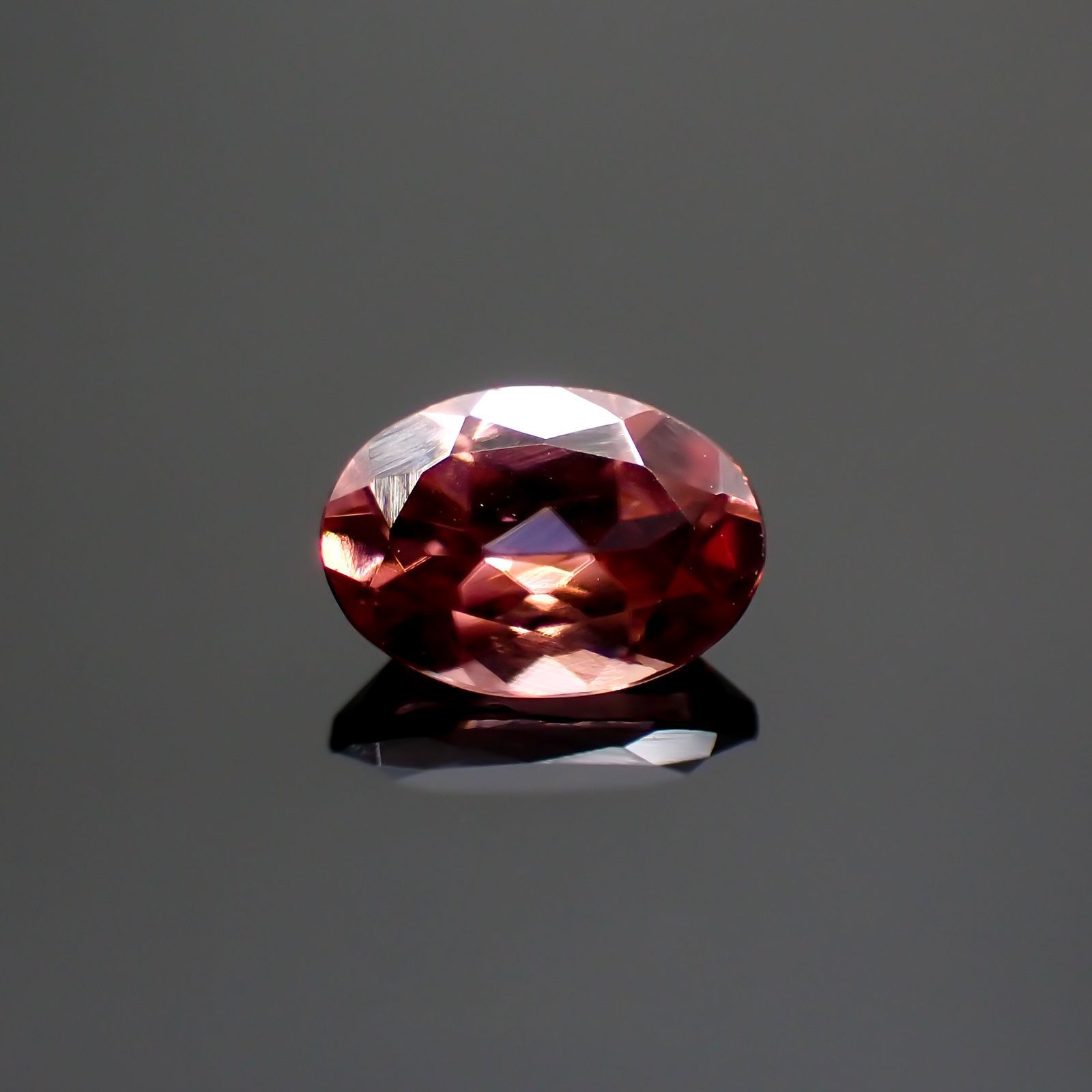 ピンクジルコン(宝石名ジルコン) スリランカ/カンボジア産1.12ct 識別済[21029789]7×4.9mm前後