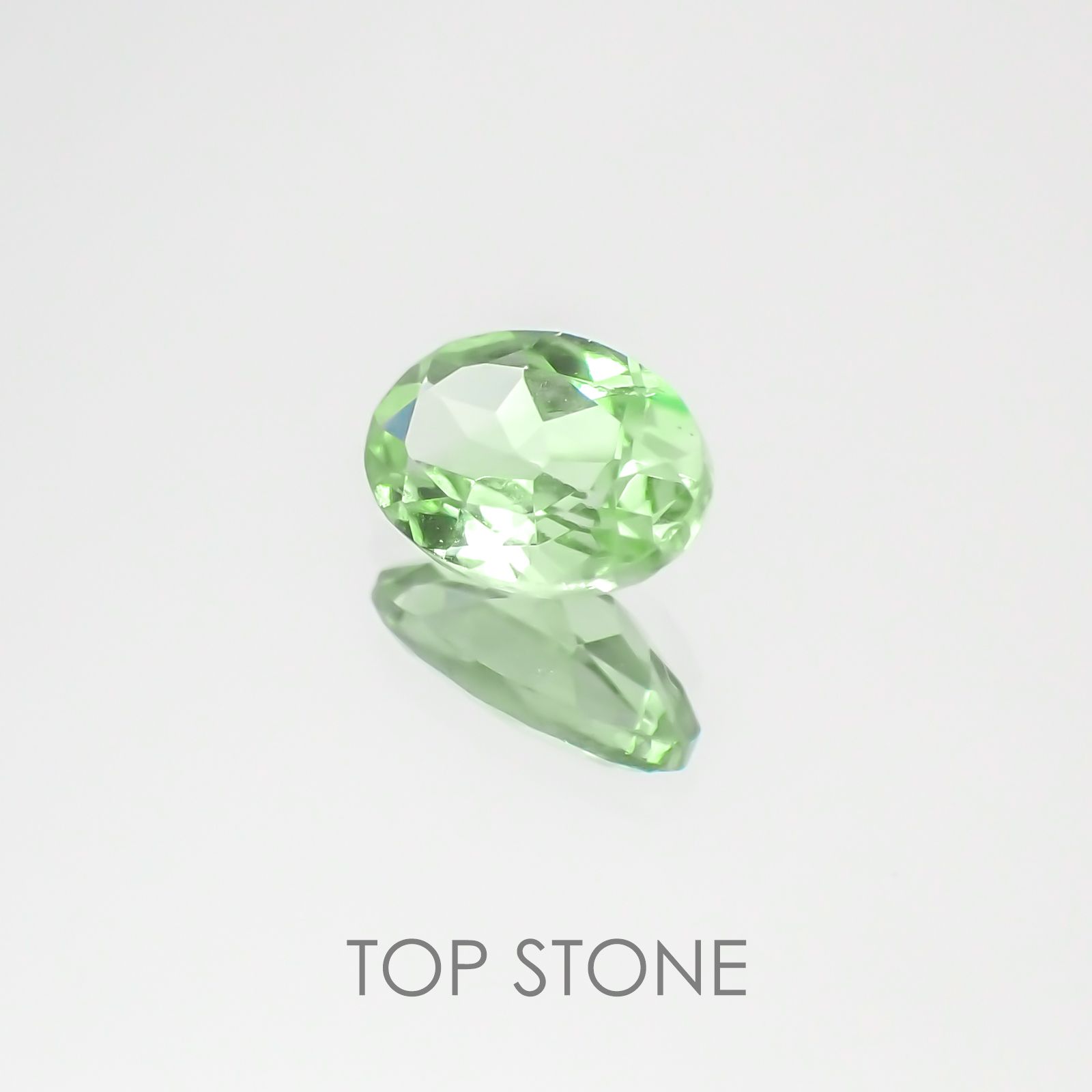 ミントガーネット(宝石名グリーン グロッシュラー・ガーネット) タンザニア・メレラニ鉱山産 0.53ct 識別済[20127917]6.2×4.1mm前後