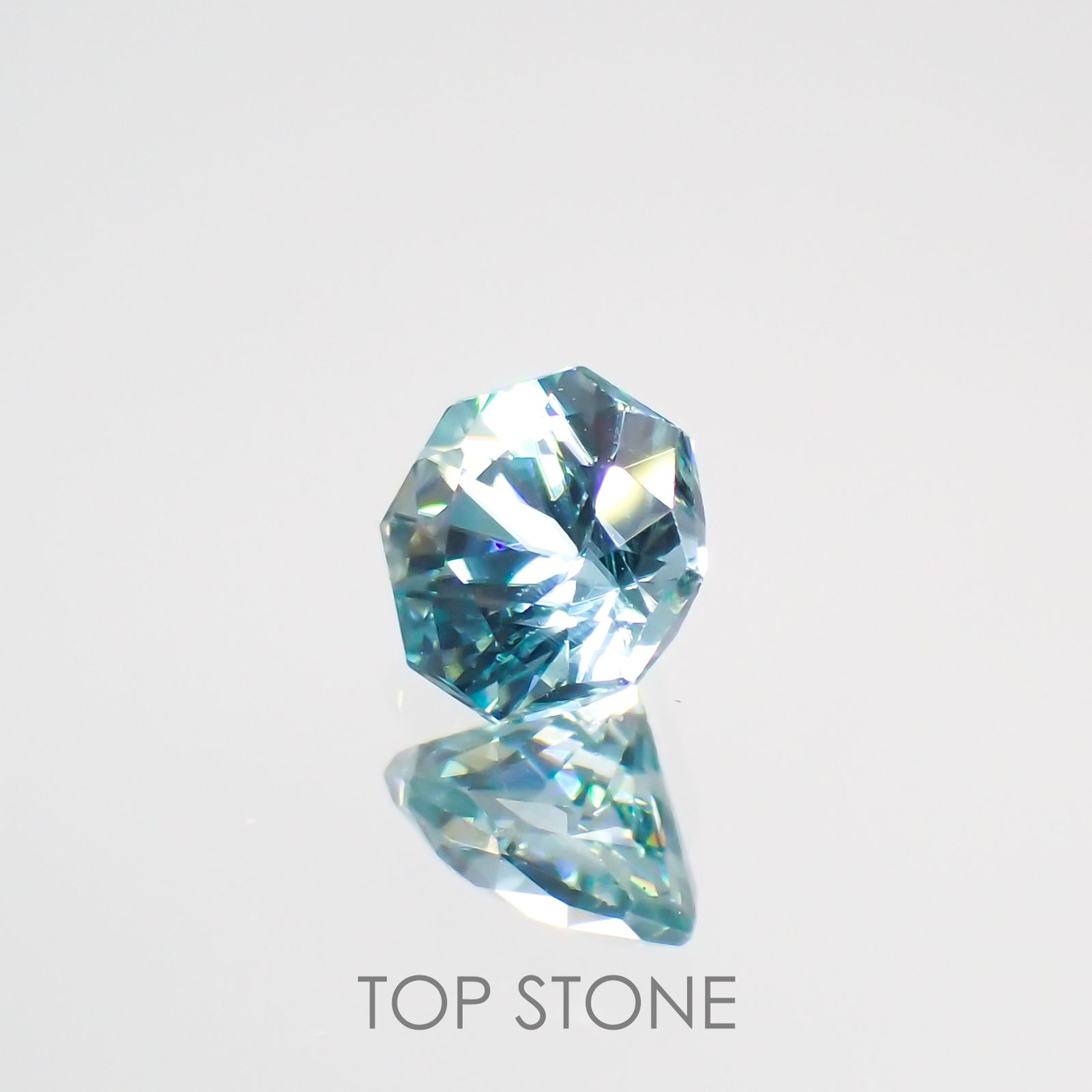 ◇オクタゴンカット◇ブルージルコン カンボジア産 ルース 0.75ct[210913359]4.8×4.8mm前後