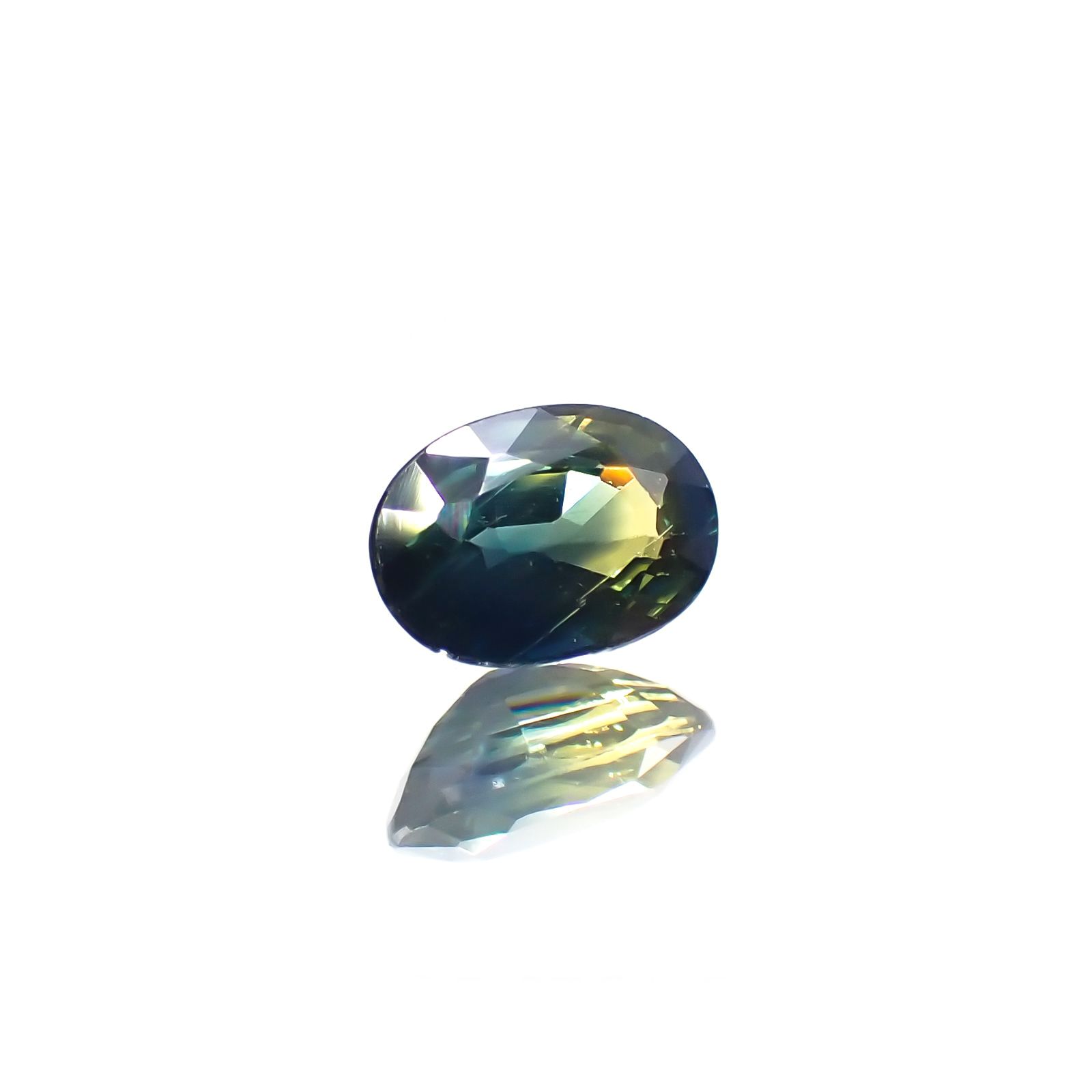 バイカラーサファイア(宝石名バイカラー・サファイア) タンザニア産 0.60ct 識別済[210711566]6×4mm前後