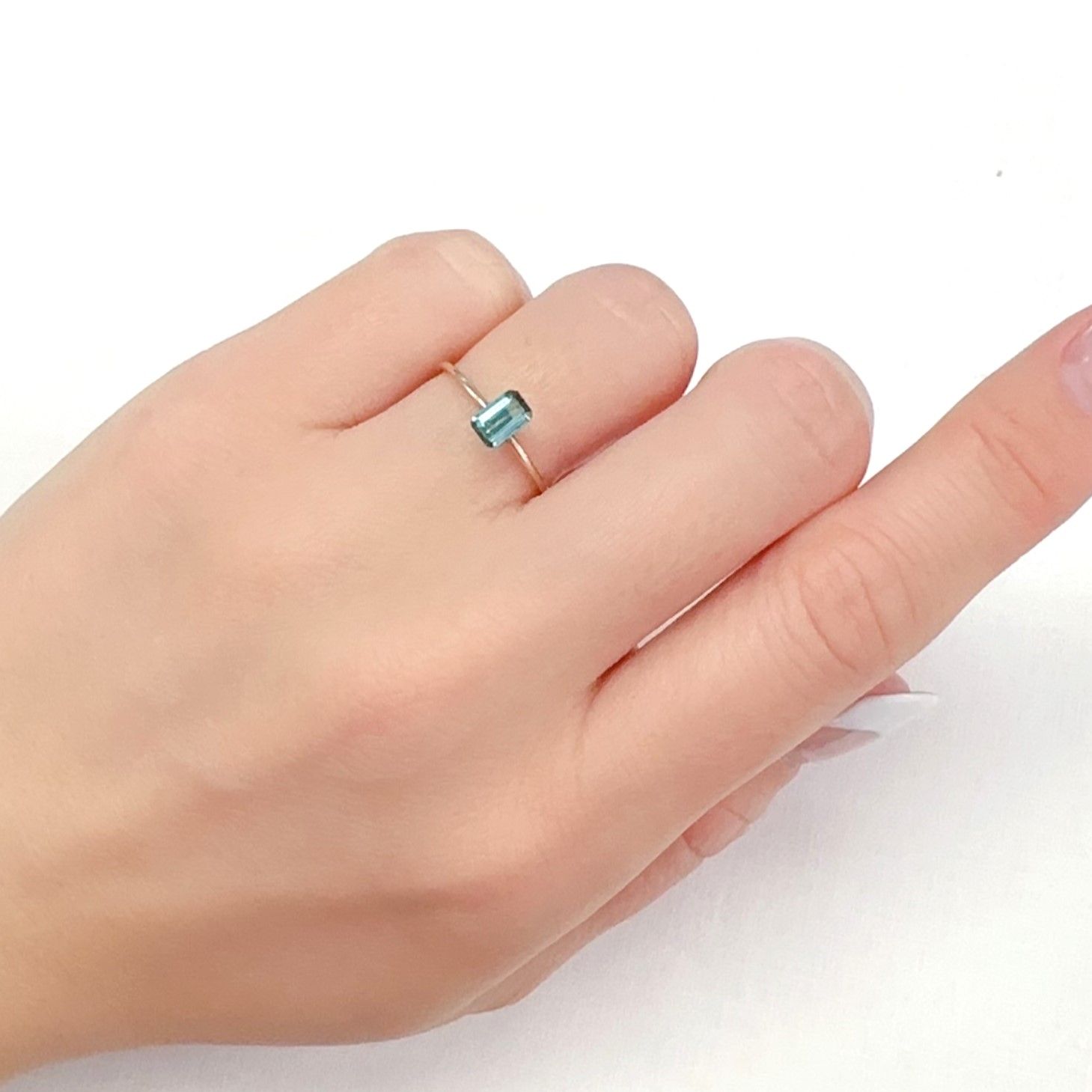 ブルートルマリン(宝石名トルマリン)アフガニスタン産 0.42ct 識別済[231225172]5.6x3.6mm前後
