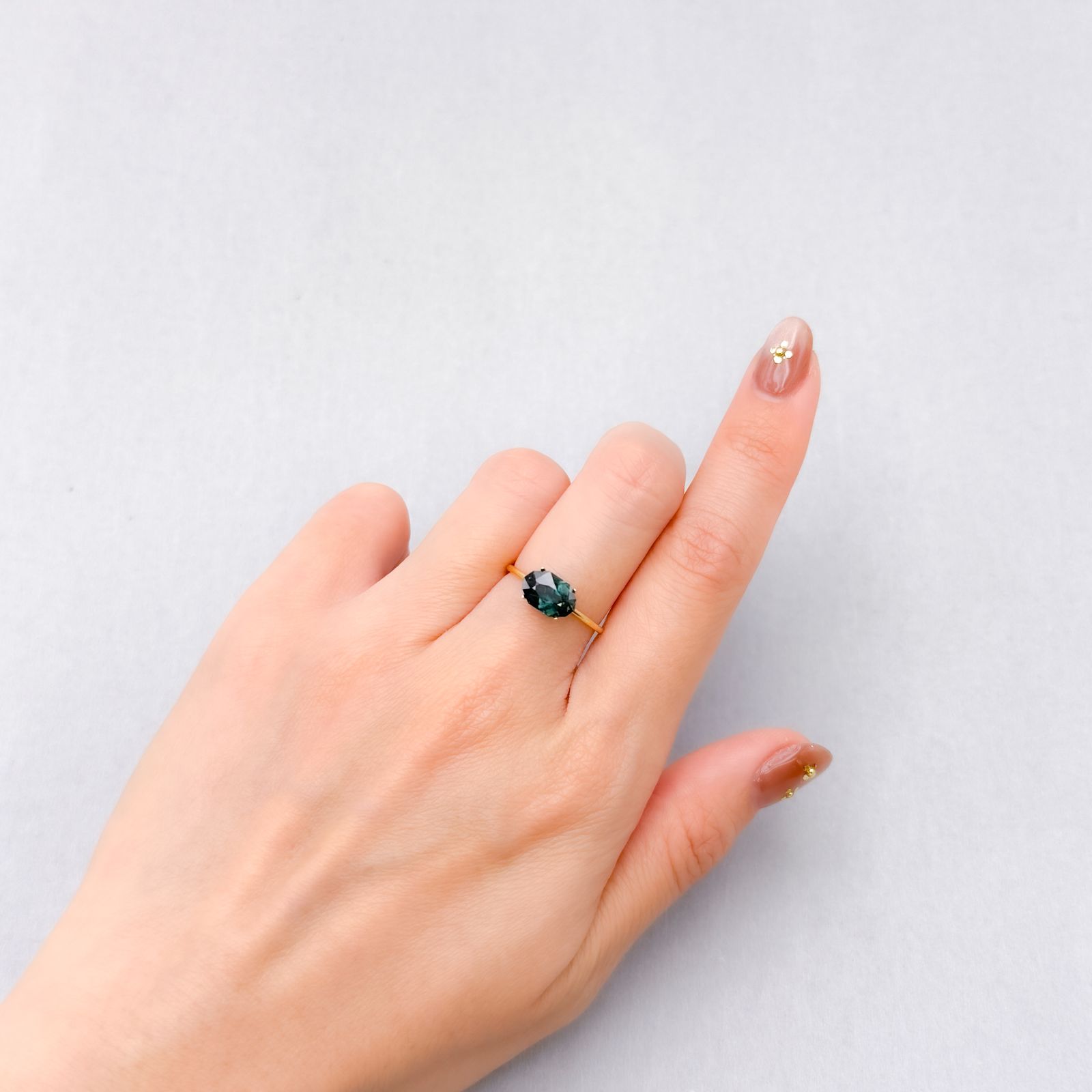 ◇カスタムカット◇バイカラーサファイア オーストラリア産 1.55ct [250229829]9.2x5.9mm前後