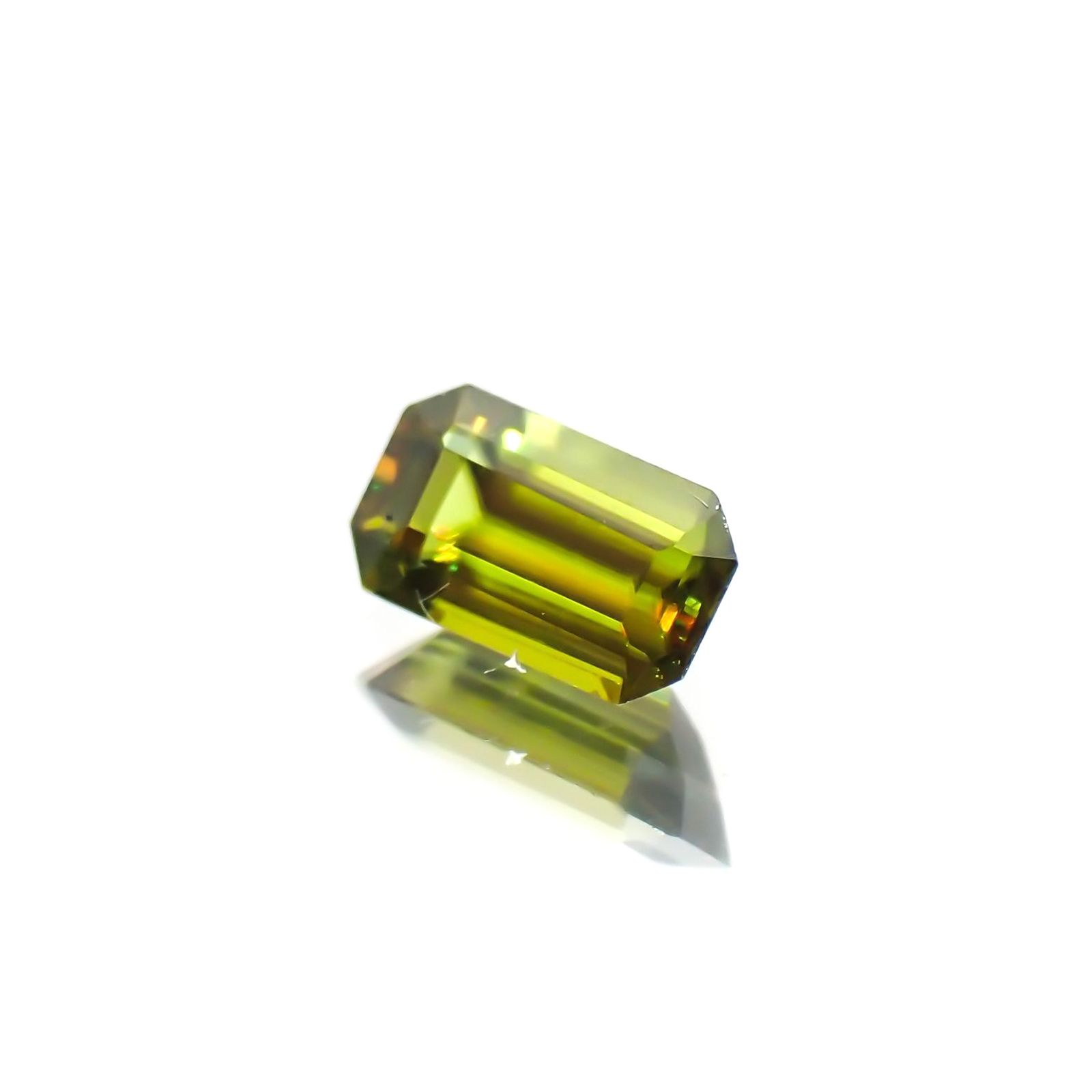 スフェーン(宝石名スフェーン) パキスタン産 識別済 0.26ct / 5.2x2.8mm前後 [26019443]