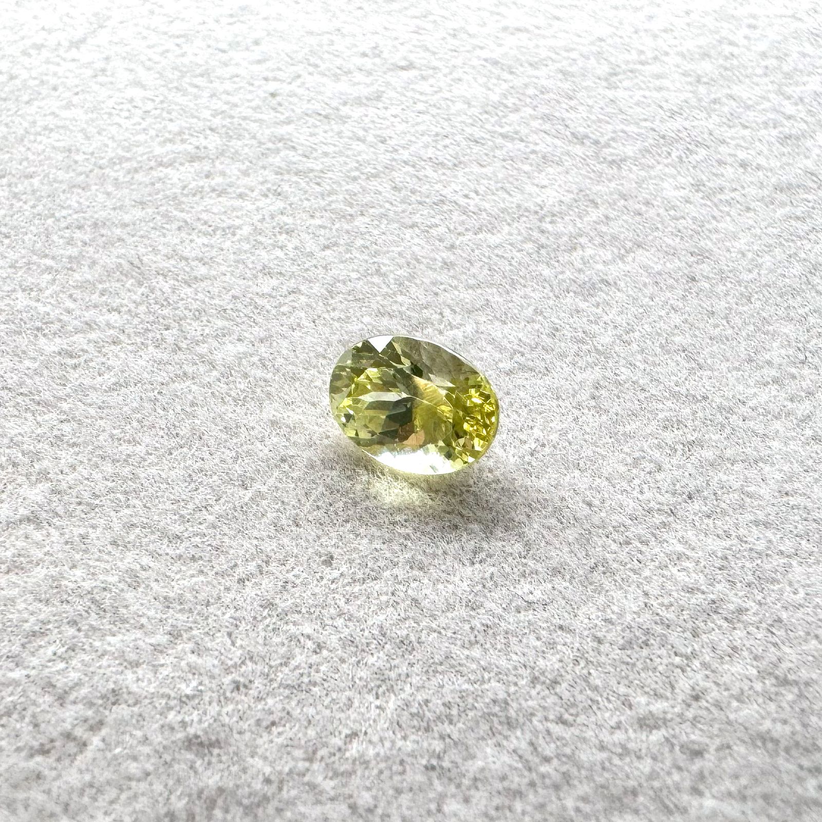 クリソベリル(宝石名イエロー・クリソベリル)スリランカ/マダガスカル産 1.605ct ソ付(彩珠)[250530414]8x5.9mm前後