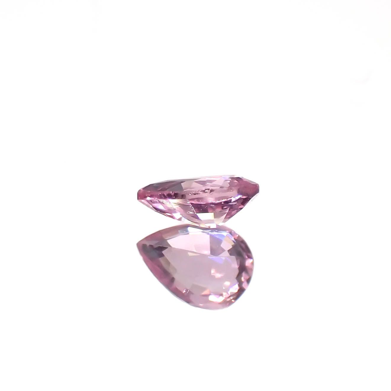 ネオンピンクサファイア スリランカ産 0.16ct[240226300]3.9x2.9mm前後