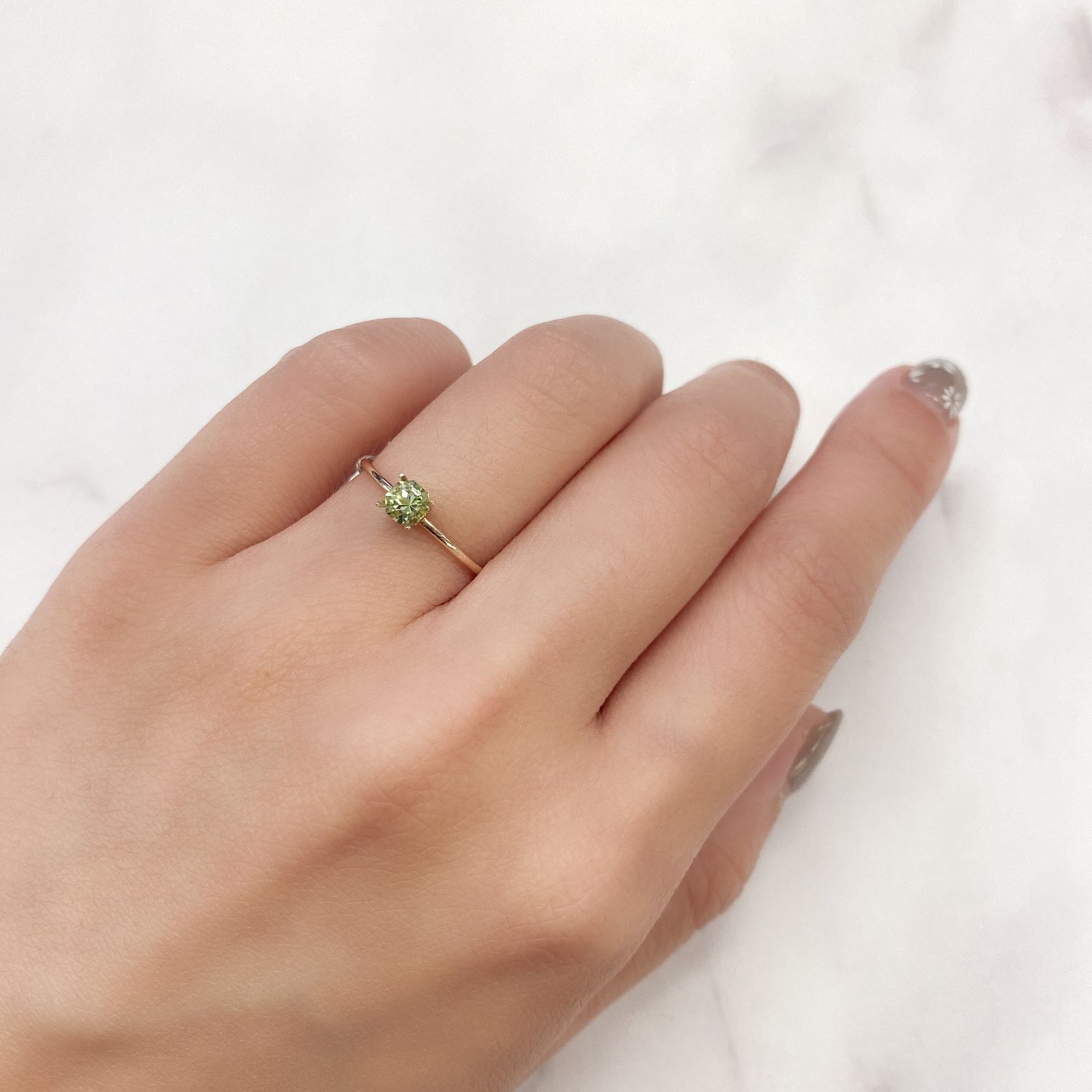 ◇オクタゴンカット◇ペリドット(宝石名ペリドット) パキスタン産 0.41ct 識別済[210913103]4.1×4mm前後