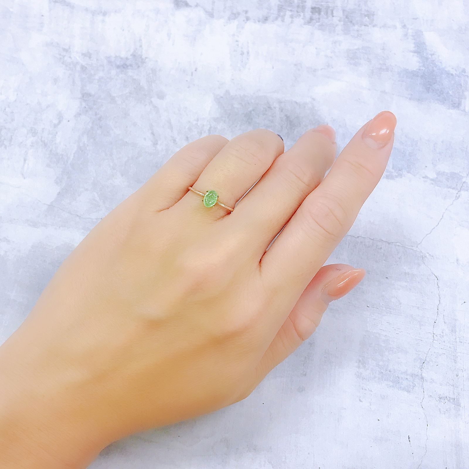 ミントガーネット(宝石名グロッシュラー・ガーネット)タンザニア産 0.71ct 識別済[220917753]5.8x4.1mm前後