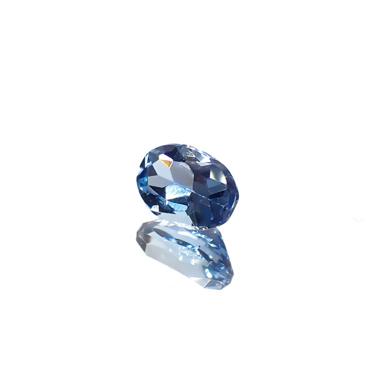 タトゥーアクアマリン ブラジル・ミナスジェライス州タトゥー鉱山産 0.30ct[240929123]5.2x3.5mm前後