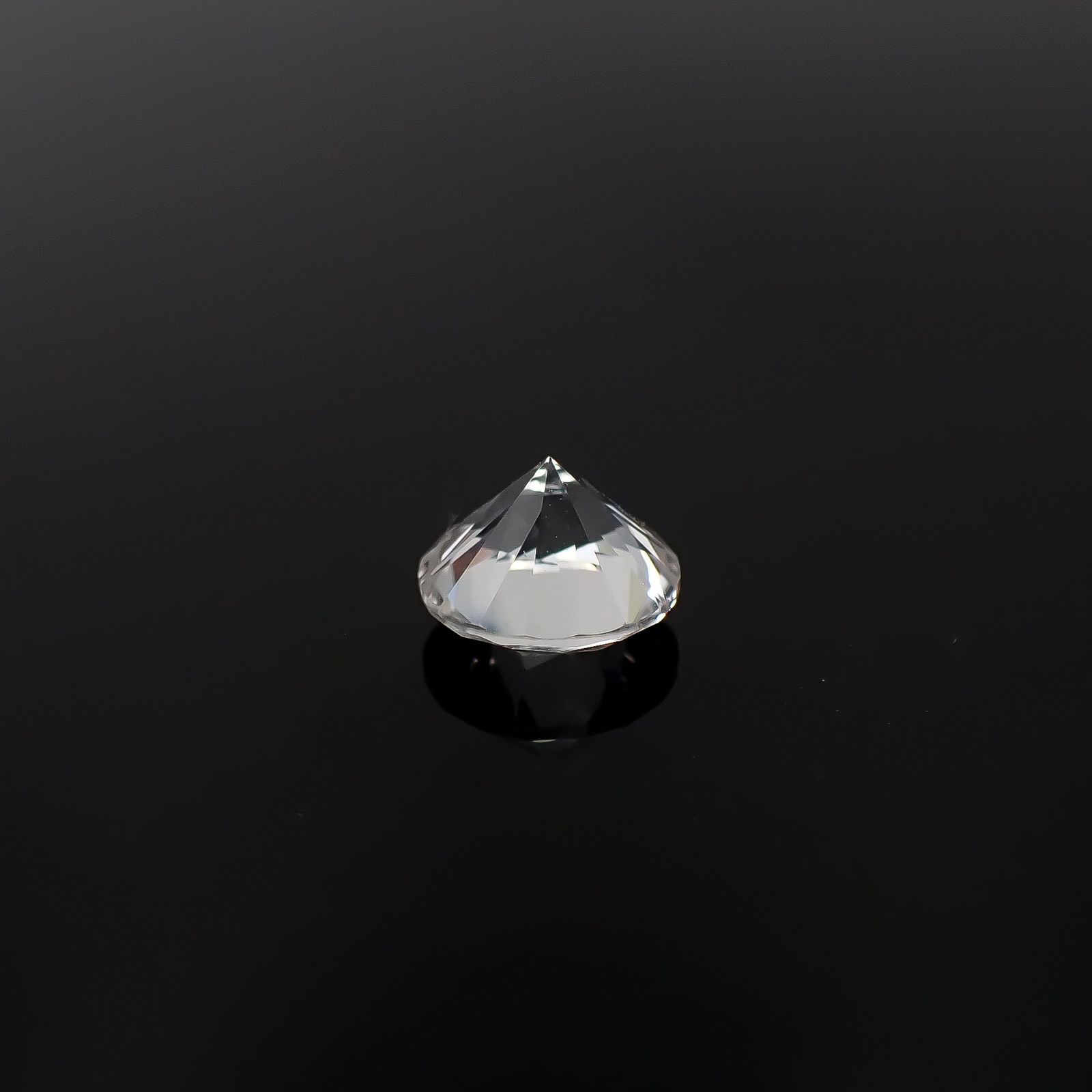 フェナカイト ロシア産 0.84ct / 6.1x6.1mm前後 [260231705]