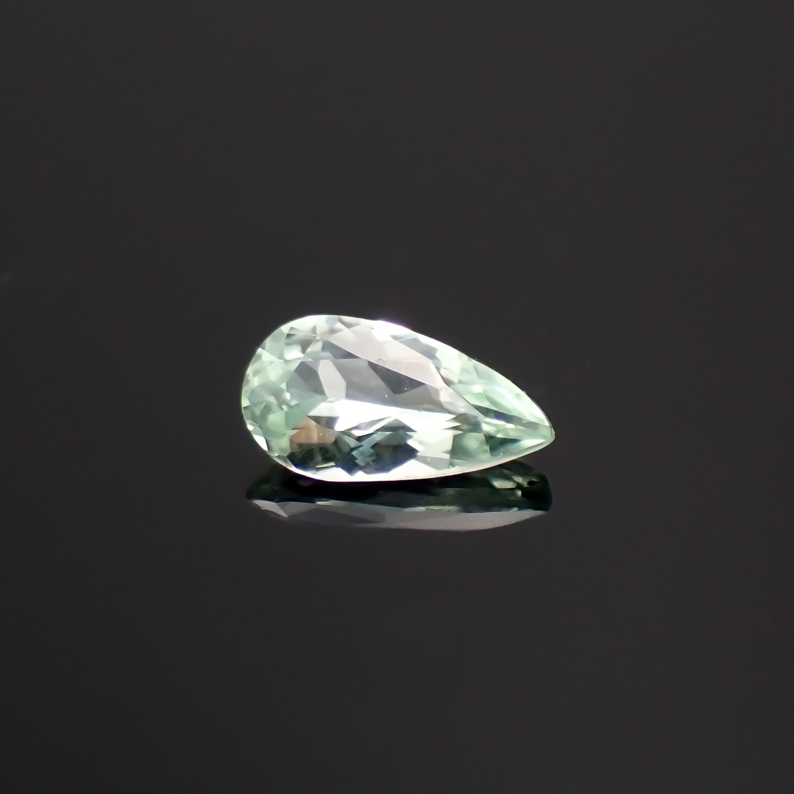 コーネルピン タンザニア産 0.12ct[231023859]4.8x2.5mm前後