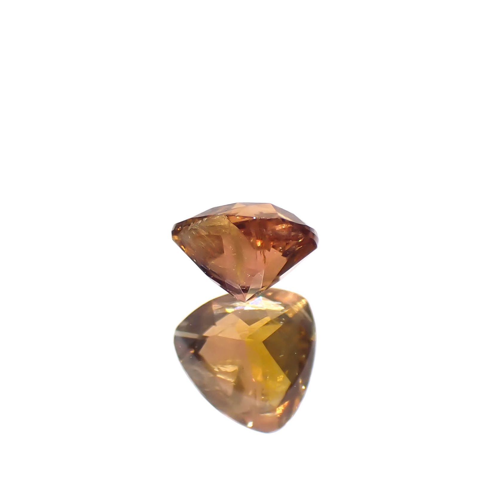 ゴールデンアイオライト マダガスカル産 0.16ct[240527665]3.7x3.6mm前後