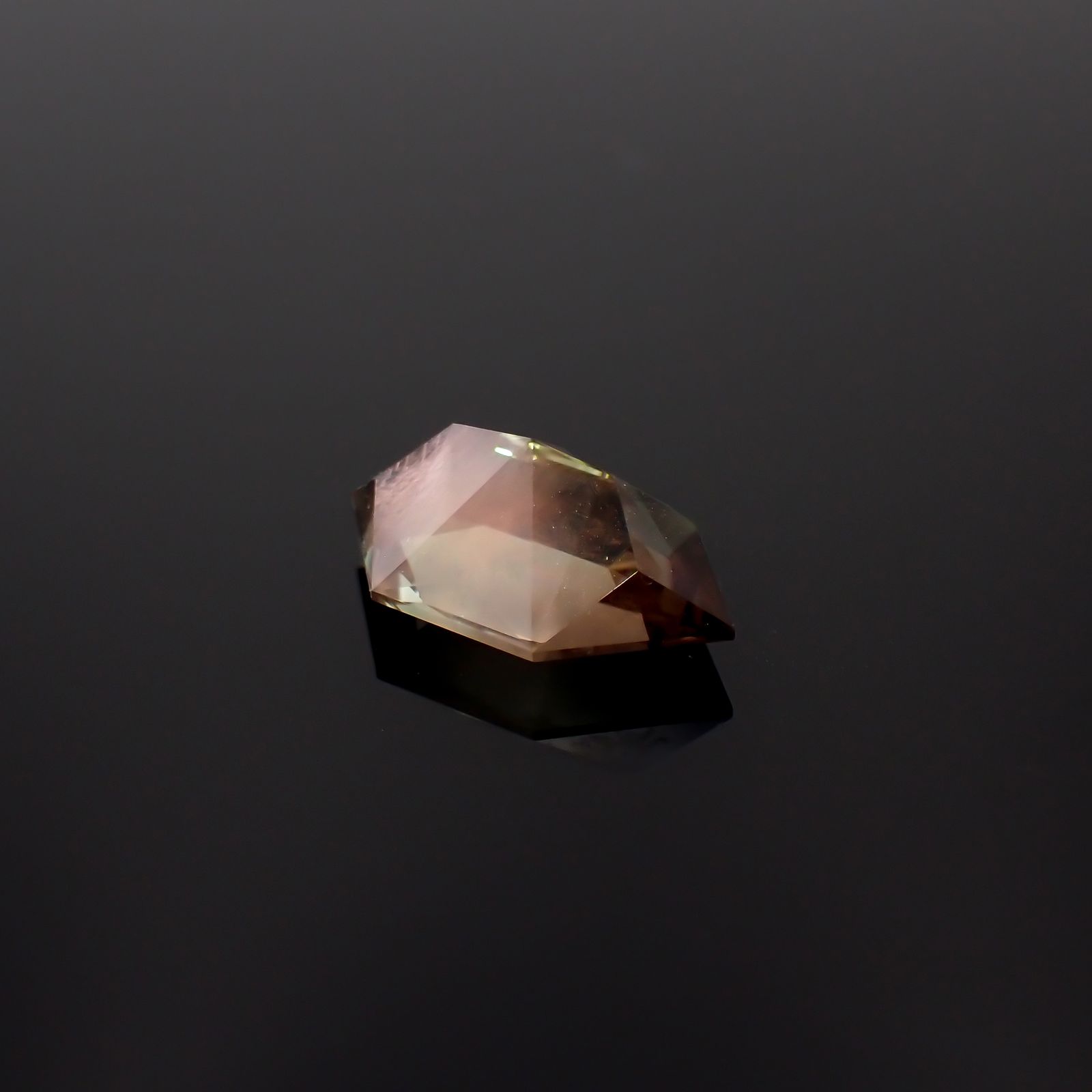 ◇カスタムヘキサゴンカット◇バイカラーオレゴンサンストーン アメリカ・オレゴン州産 4.59ct[231224664]15.7x9.2mm前後