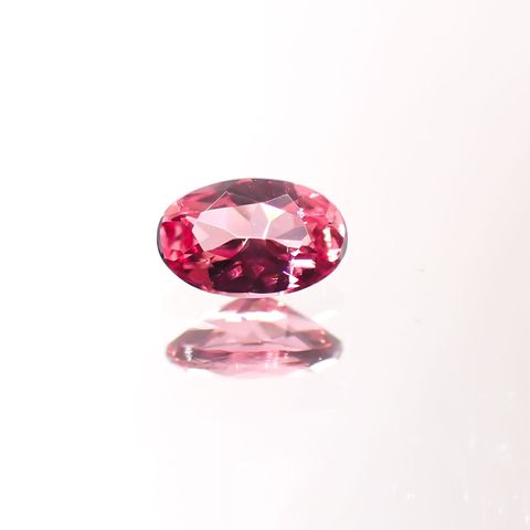 ホットピンクスピネル(宝石名ピンク・スピネル)タンザニア産 0.27ct 識別済[220113914]5.1x3.3mm前後