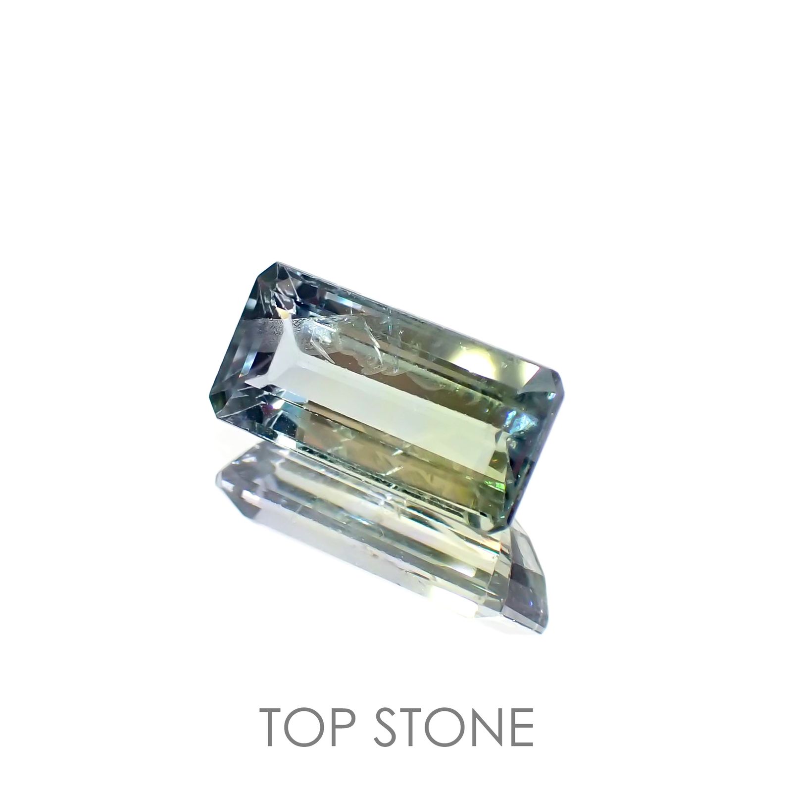 パーティカラータンザナイト(宝石名パーティカラード・ゾイサイト) タンザニア産 3.033ct ソ付(彩珠)[210410777]12×5.7mm前後