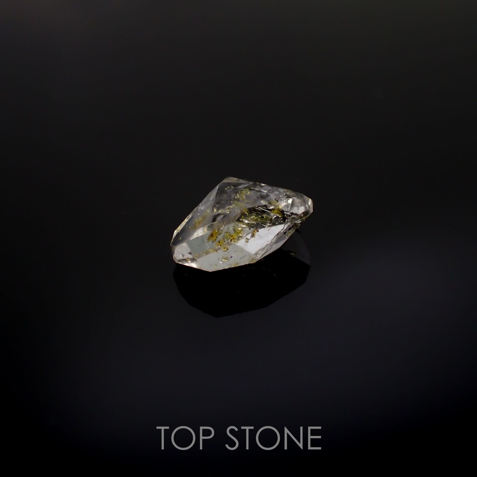 オイルインクォーツ 原石 パキスタン産 2.08ct[220616492]10.7x7mm前後