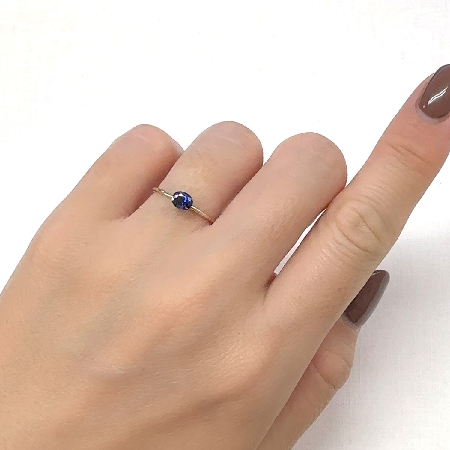 サファイア(宝石名サファイア)タンザニア/マダガスカル産 0.44ct 識別済[241029191]4.8x3.9mm前後