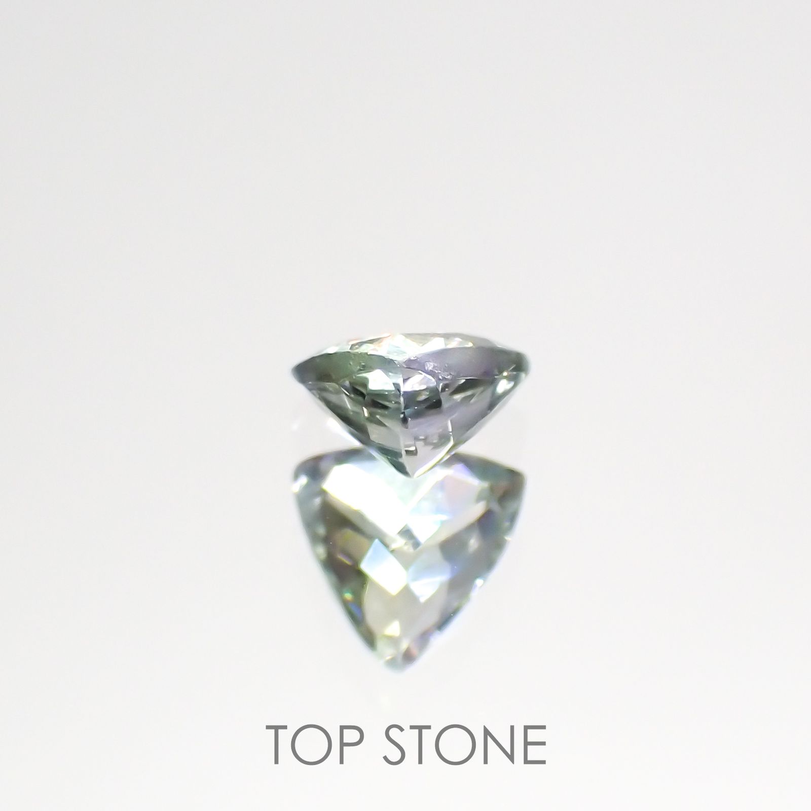 バイカラータンザナイト(宝石名ゾイサイト)タンザニア産 0.44ct 識別済[220515896]5x5.1mm前後