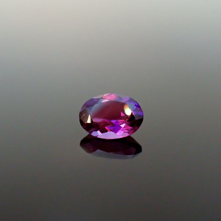 電球色(ライト)の照射で変色