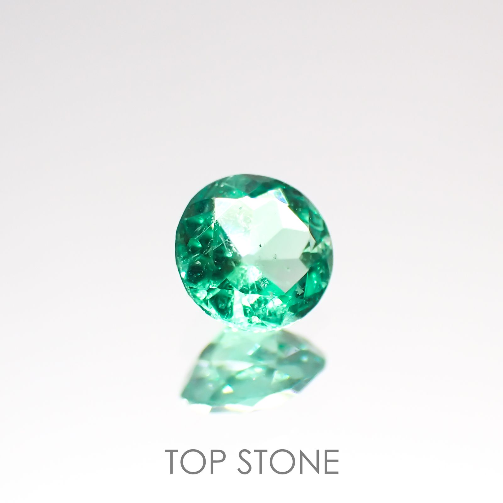 エメラルド(宝石名エメラルド) コロンビア産 0.311ct ソ付(彩珠)[211013171]4.6×4.6mm前後