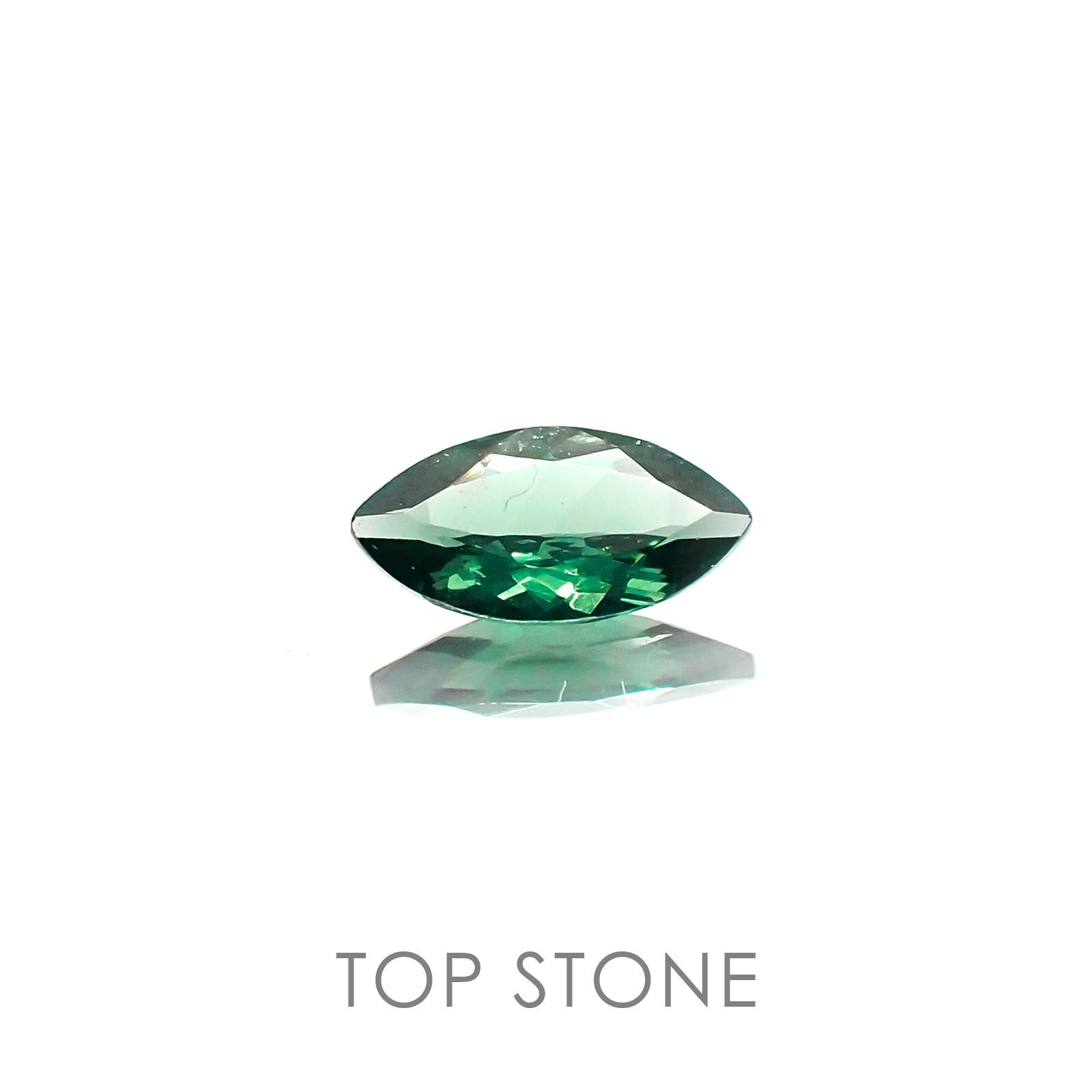 カラーチェンジガーネット(アレキタイプ)(宝石名ガーネット/カラーチェンジタイプ) マダガスカル・ベキリー産 0.25ct 識別済[20106606]6.2×3.1mm前後