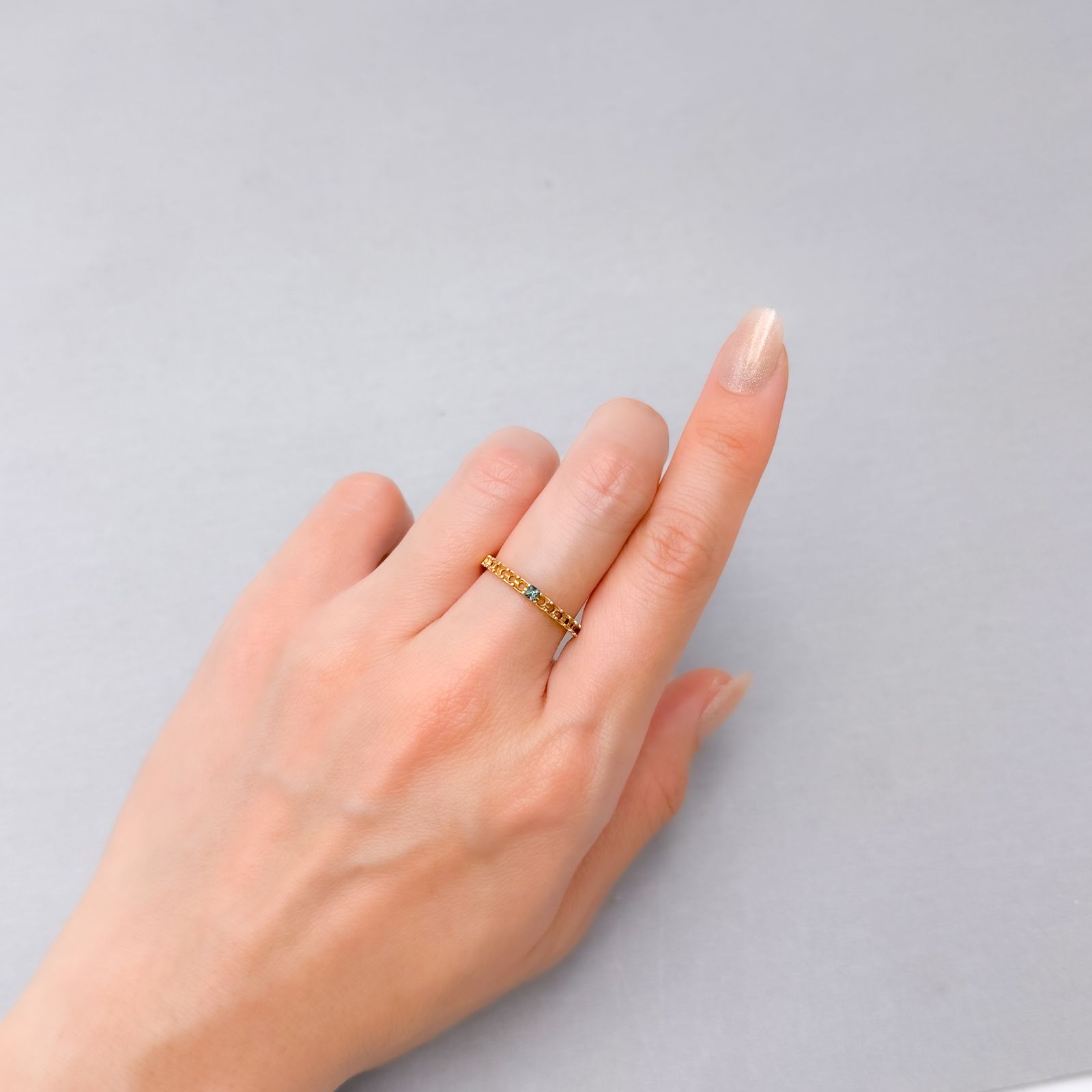 ◇プリンセスカット◇ベキリーブルーガーネット（カラーチェンジガーネット アレキタイプ） マダガスカル・ベキリー産 0.058ct [241229623]2x2mm前後