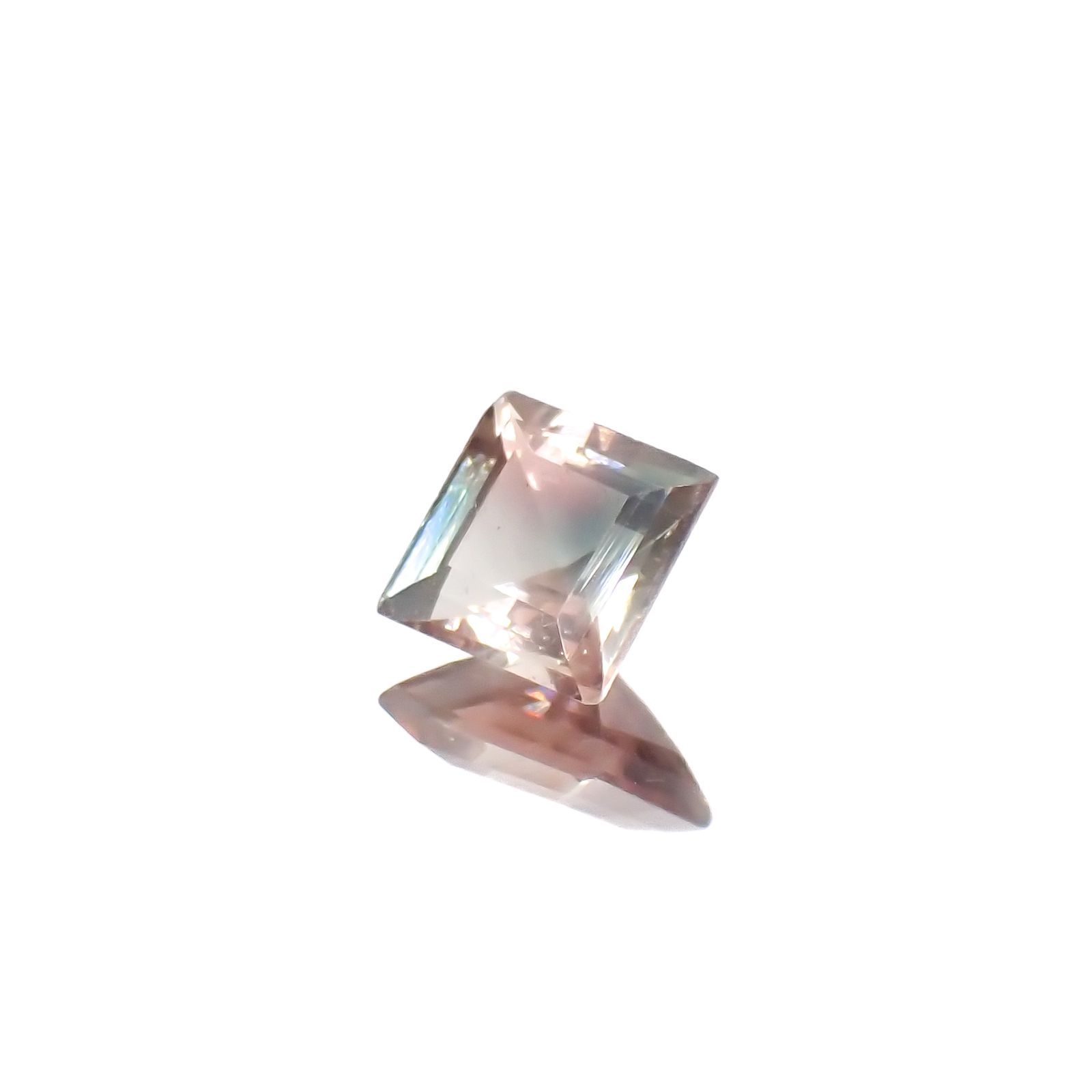 パーティカラーオレゴンサンストーン アメリカ・オレゴン州産 0.63ct[230722844]5.4x5.3mm前後