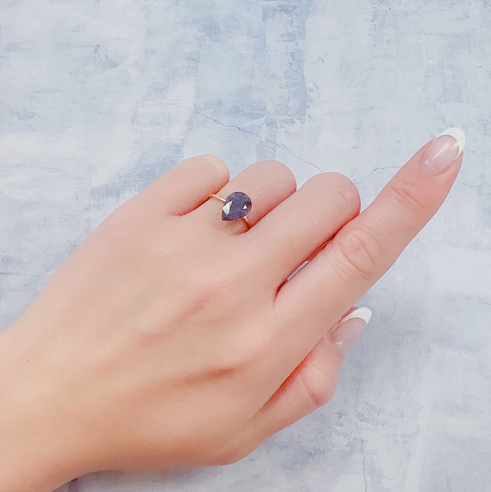 ブラッドショットアイオライト インド産 1.31ct[221219653]10.6x7.6mm前後
