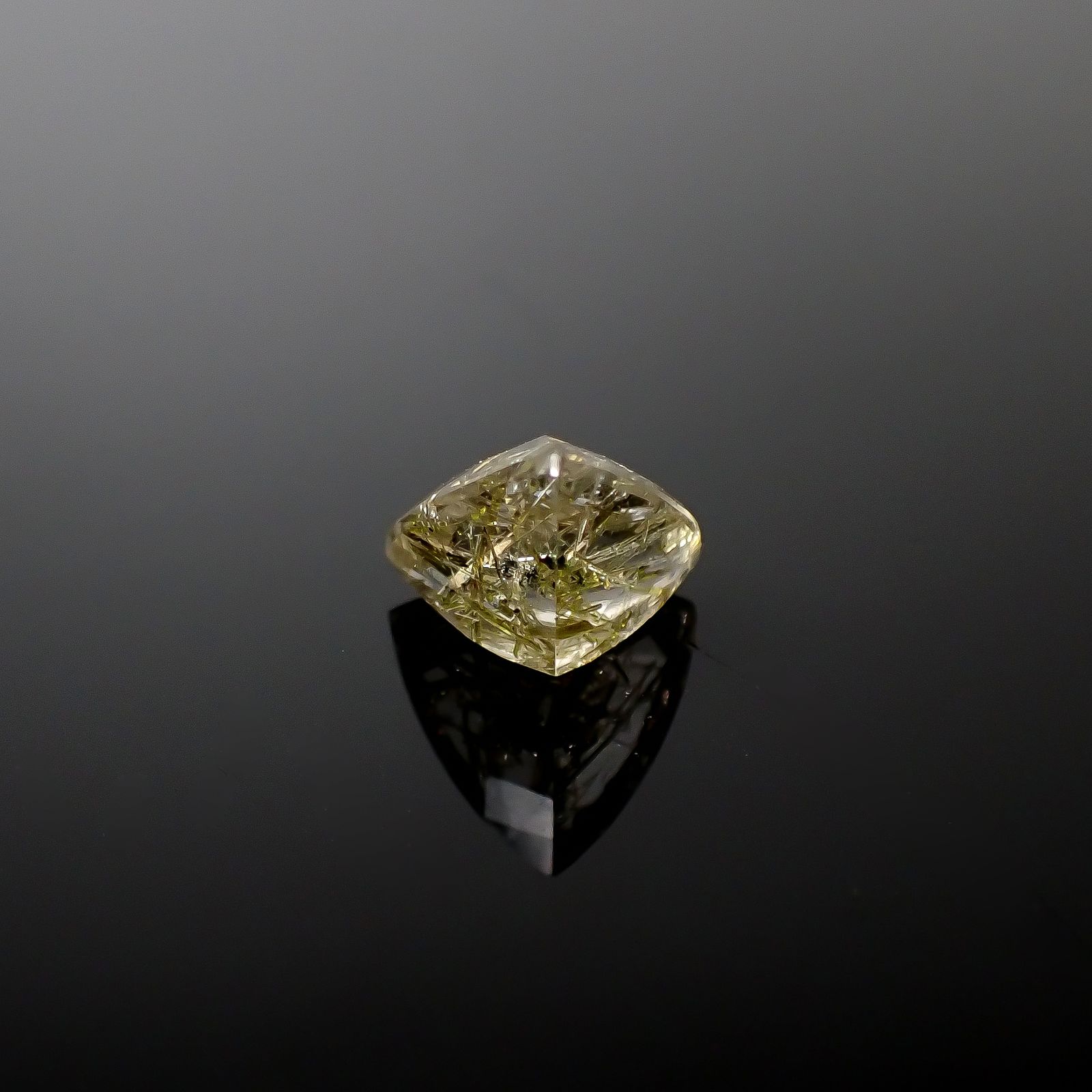 エピドートインクォーツ ブラジル産 3.18ct [240427296]10.2x10.1mm前後