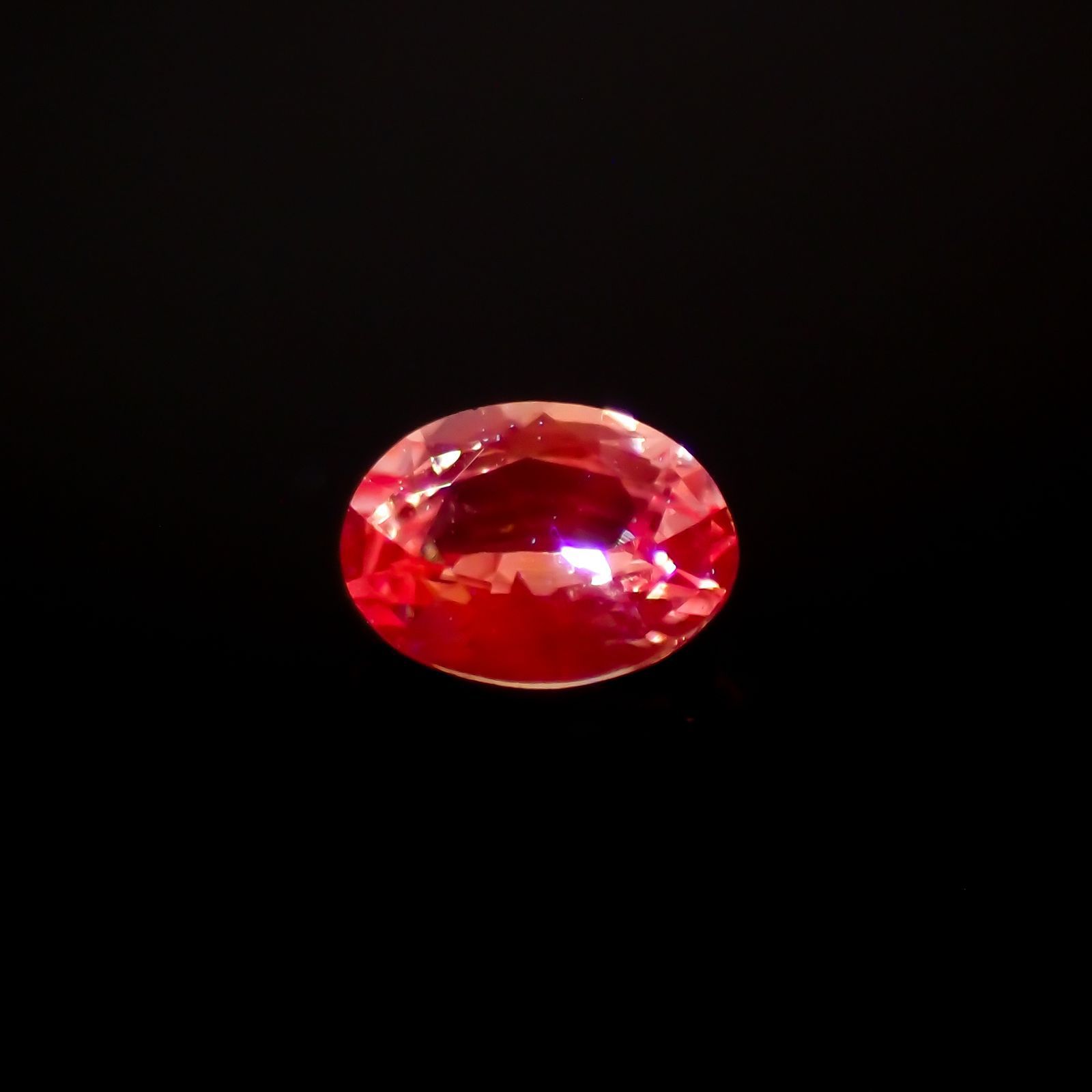パパラチャサファイア(宝石名サファイア/別名パパラチャ・サファイア)スリランカ産 0.111ct ソ付(日独)[221219638]3.51x2.54mm前後