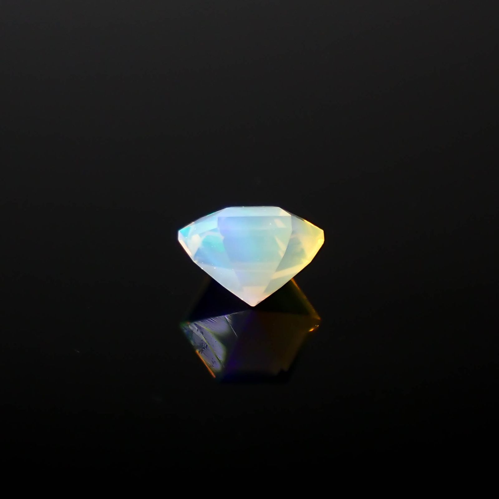 ◇ヘキサゴンカット◇エチオピアオパール エチオピア産 0.14ct[240226214]3.7x3.6mm前後