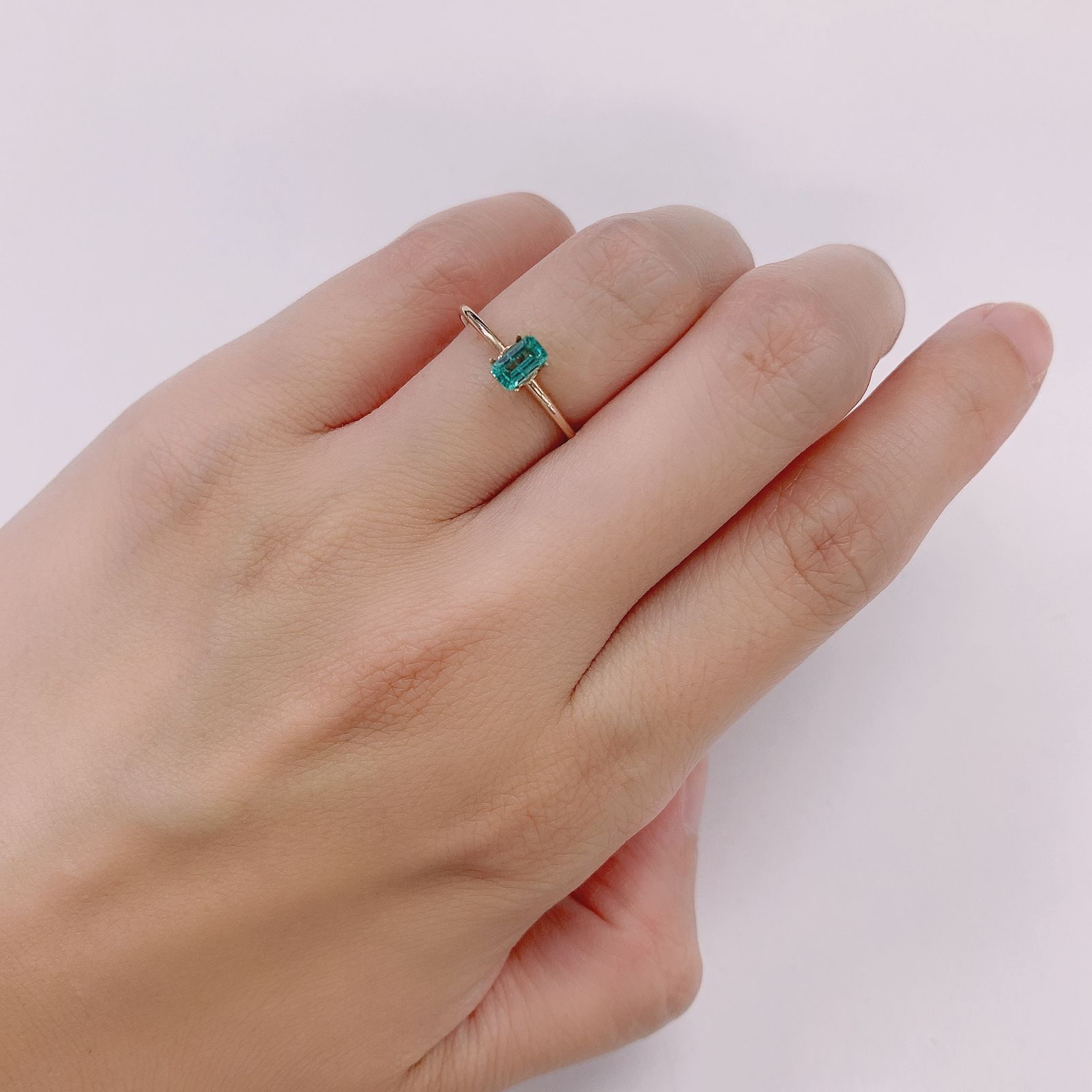 エメラルド(宝石名エメラルド) ザンビア産 0.26ct 識別済[210812995]4.9×2.8mm前後