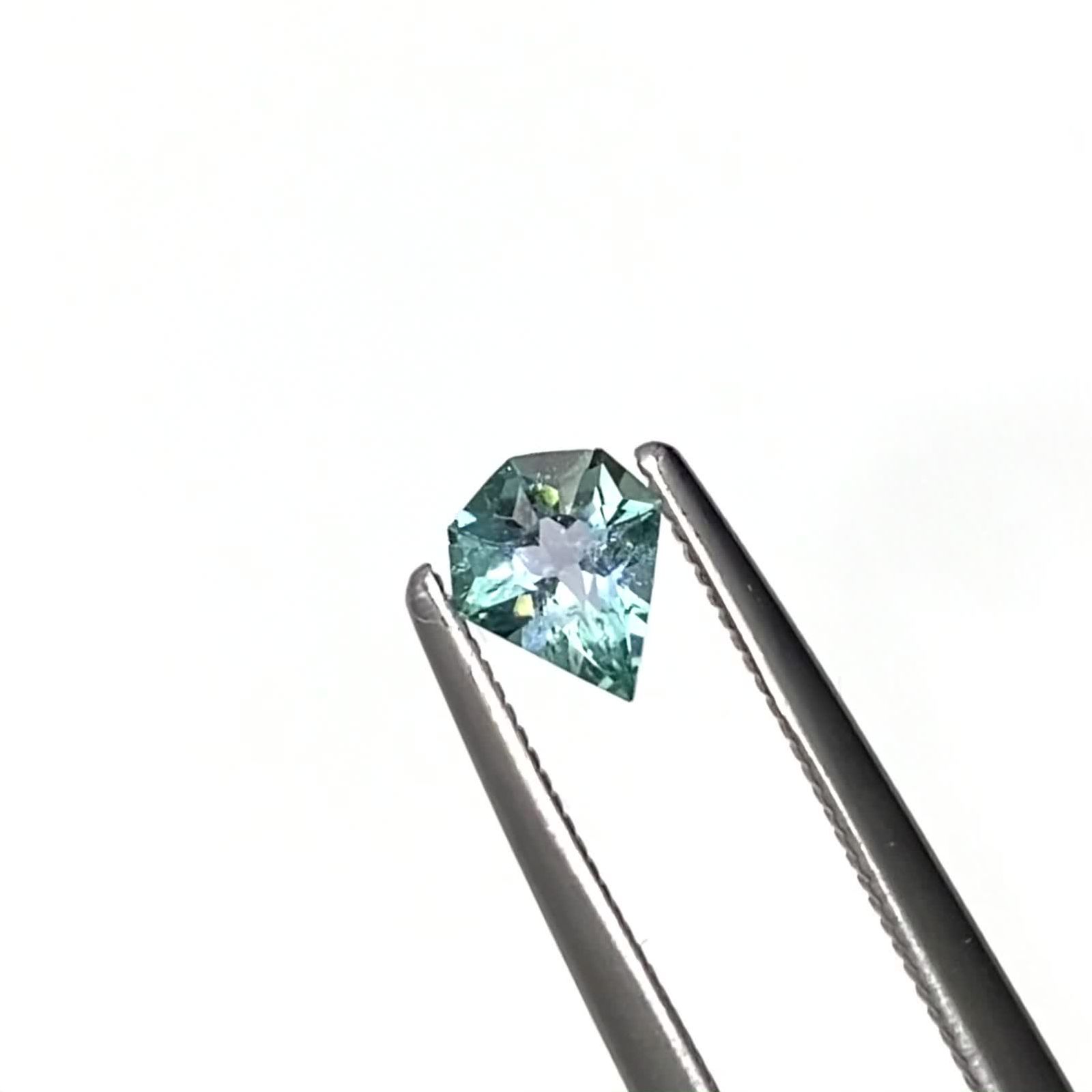 ブルーグリーンコーネルピン ブルーグリーンコーネルピン(宝石名ブルーグリーン・コーネルピン