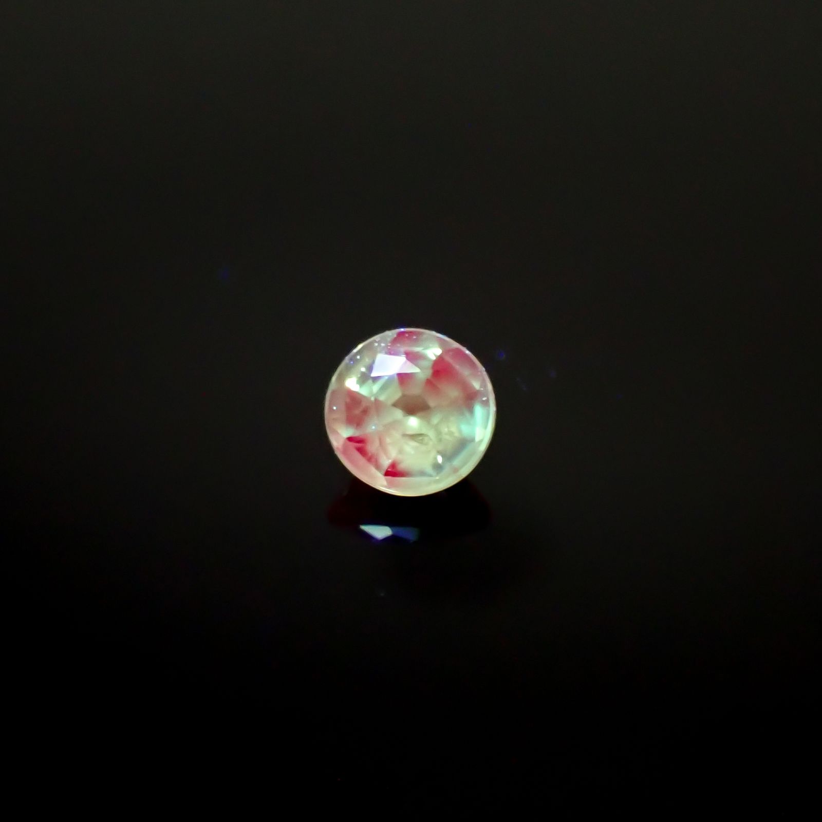 アレキサンドライト ブラジル産/EmeraldMains社製 0.078ct[240527629]2.5x2.5mm前後