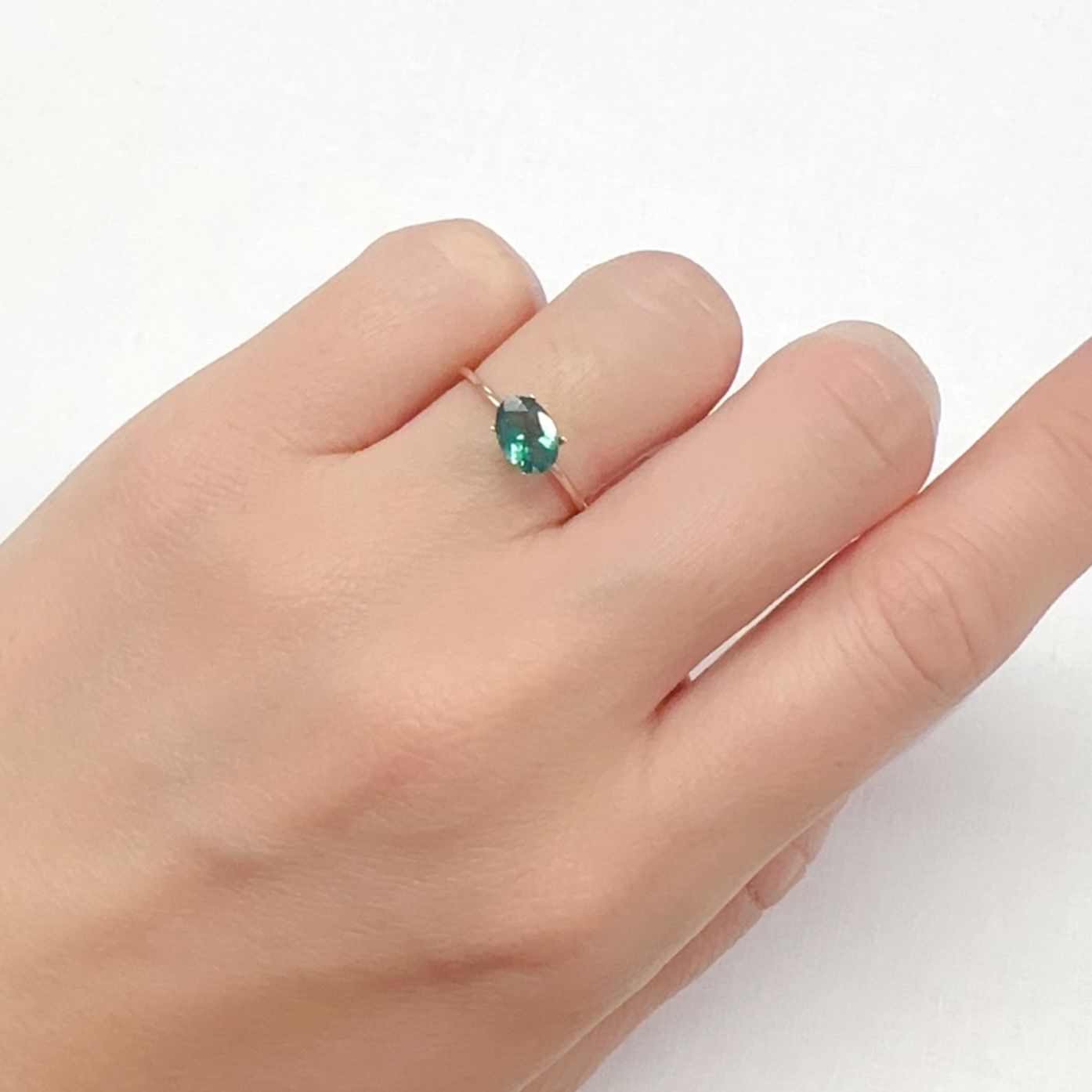 ノーブルモロキサイト マダガスカル産 0.67ct[240326545]7.1x5mm前後