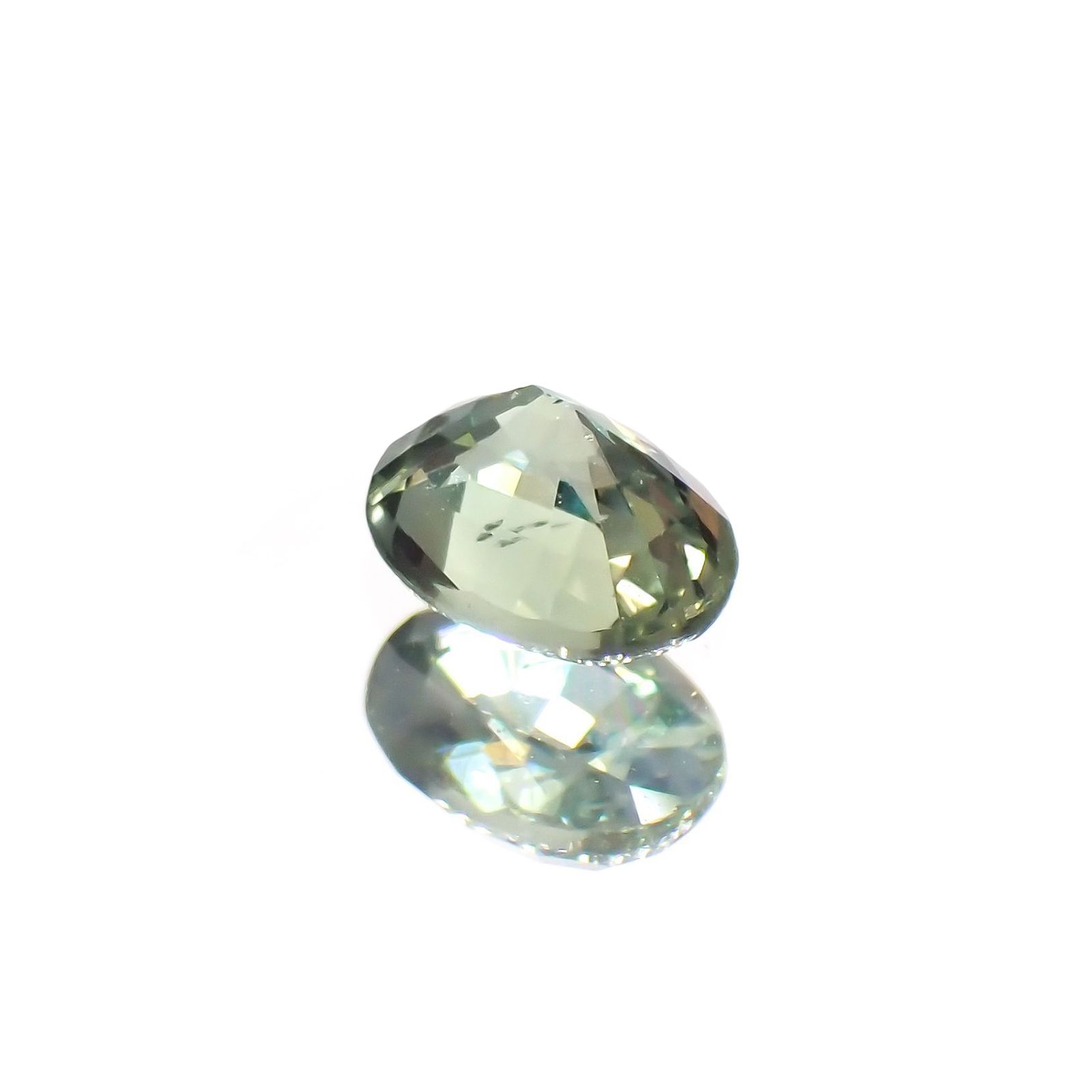 グリーンクリソベリル(宝石名クリソベリル)スリランカ/マダガスカル産 識別済 0.29ct / 4.3x3.4mm前後 [220114472]