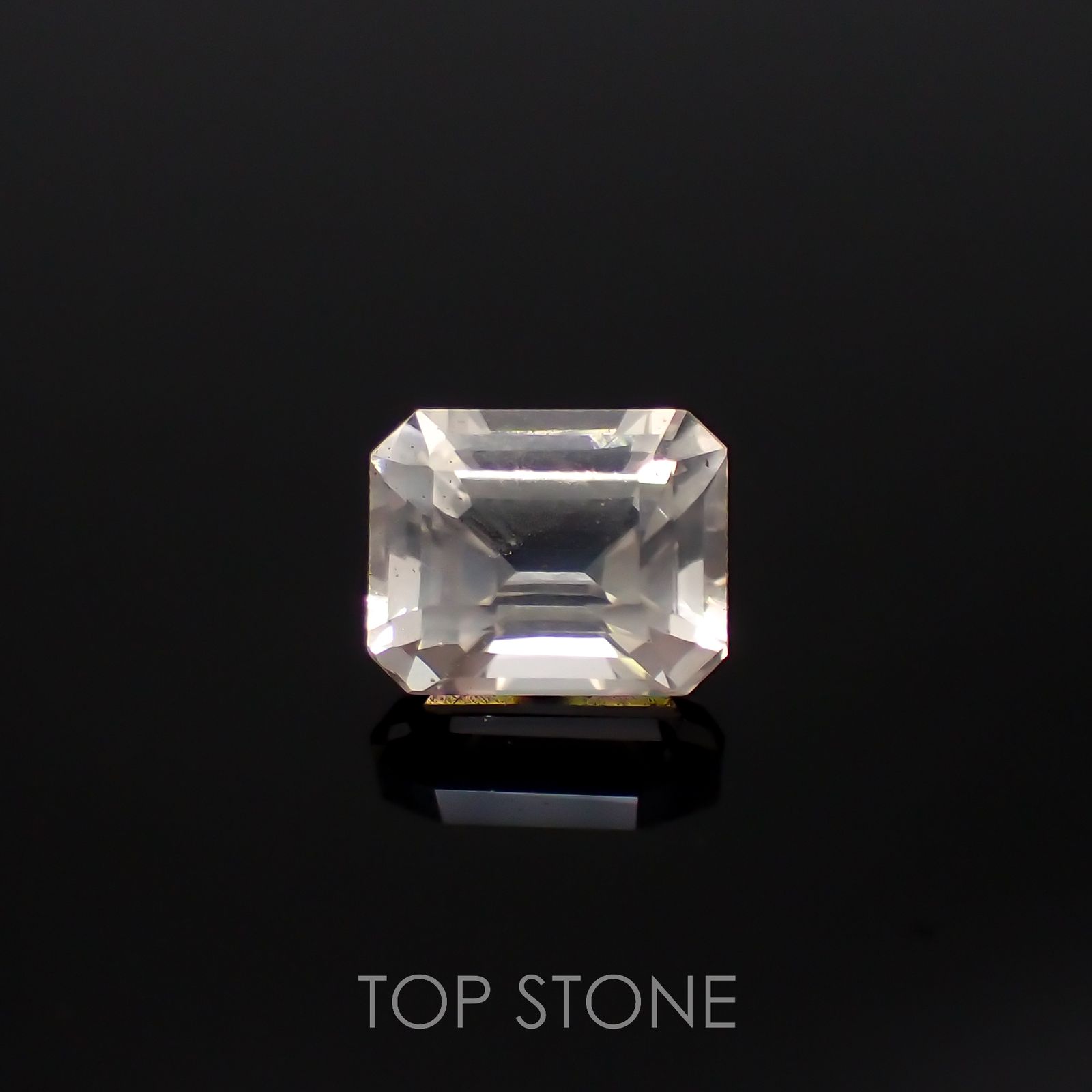 フェナカイト(宝石名フェナカイト)ロシア産 1.72ct 識別済[220515735]7.9x6.3mm前後