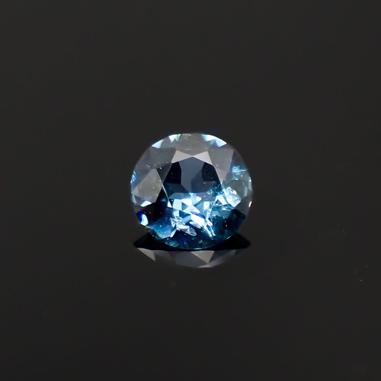 コバルトブルースピネル(宝石名ブルー・スピネル)タンザニア産 0.150ct ソ付(日独)[230622544]3.49x3.57mm前後