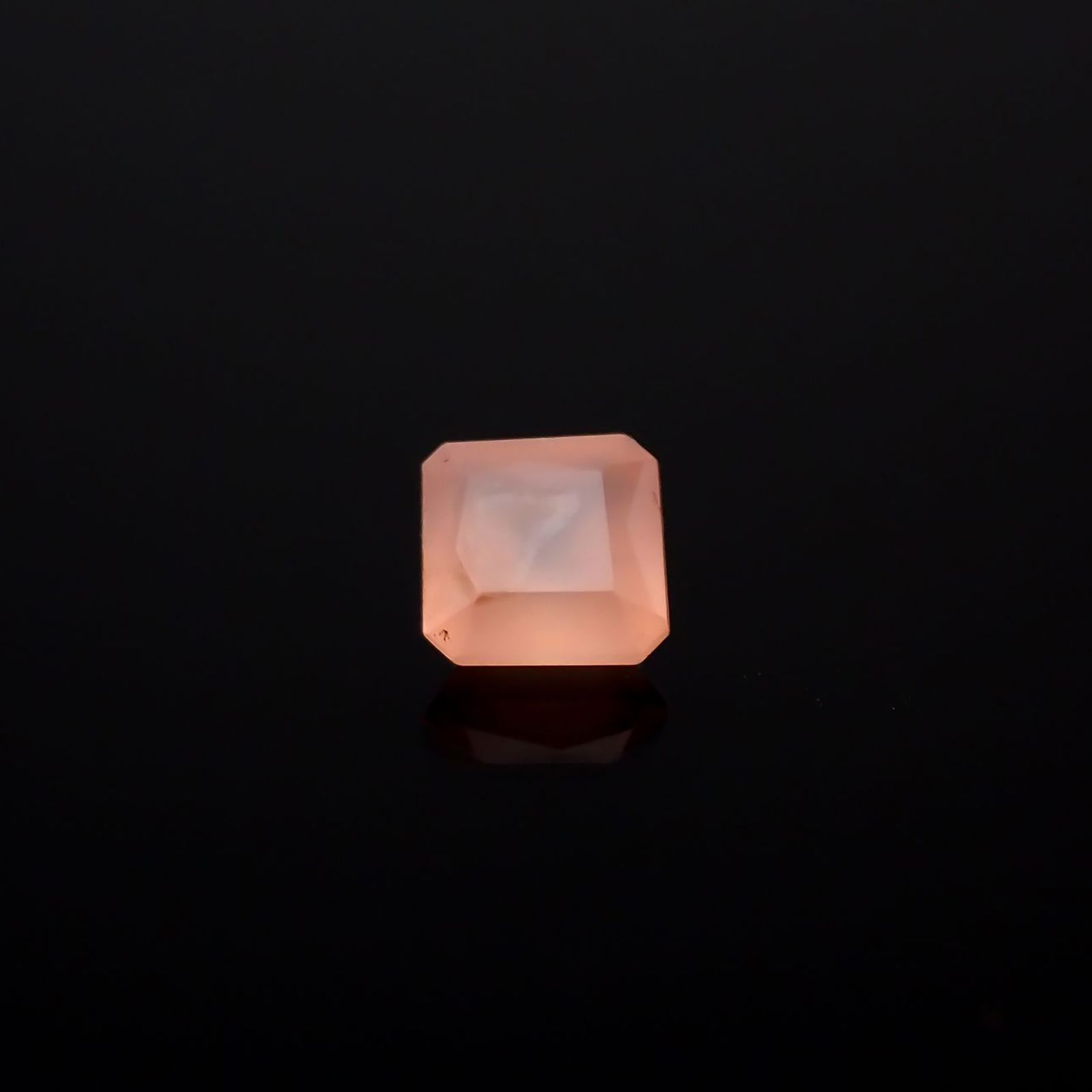 ロードクロサイト 日本・北海道産 0.34ct [240125338]3.7x3.7mm前後