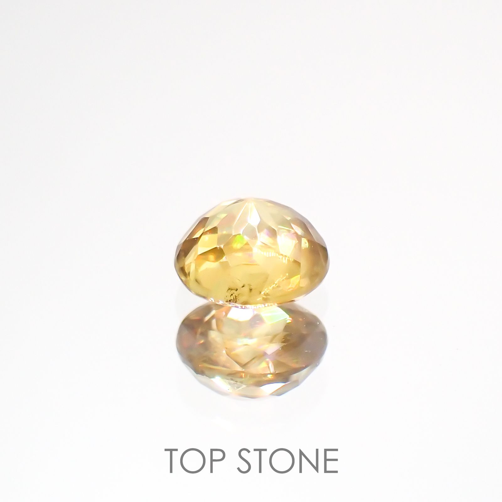 ゴールデンスフェーン(宝石名スフェーン) マダガスカル産 0.55ct 識別済[210812764]4.8×4.8mm前後