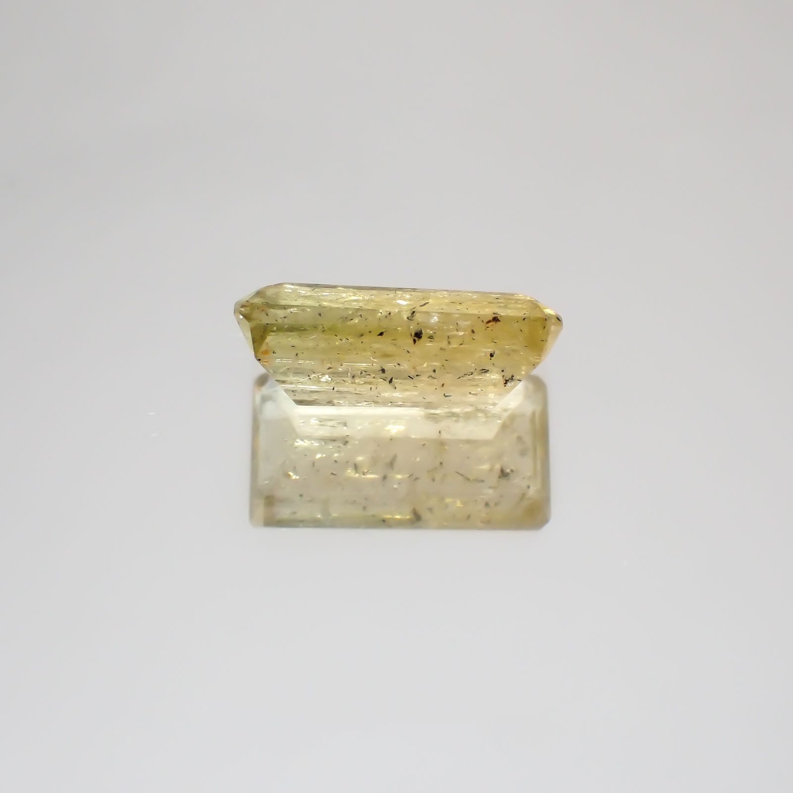 インペリアルトパーズ(宝石名トパーズ)ブラジル産 3.77ct 識別済[230522037]12.2x6.4mm前後