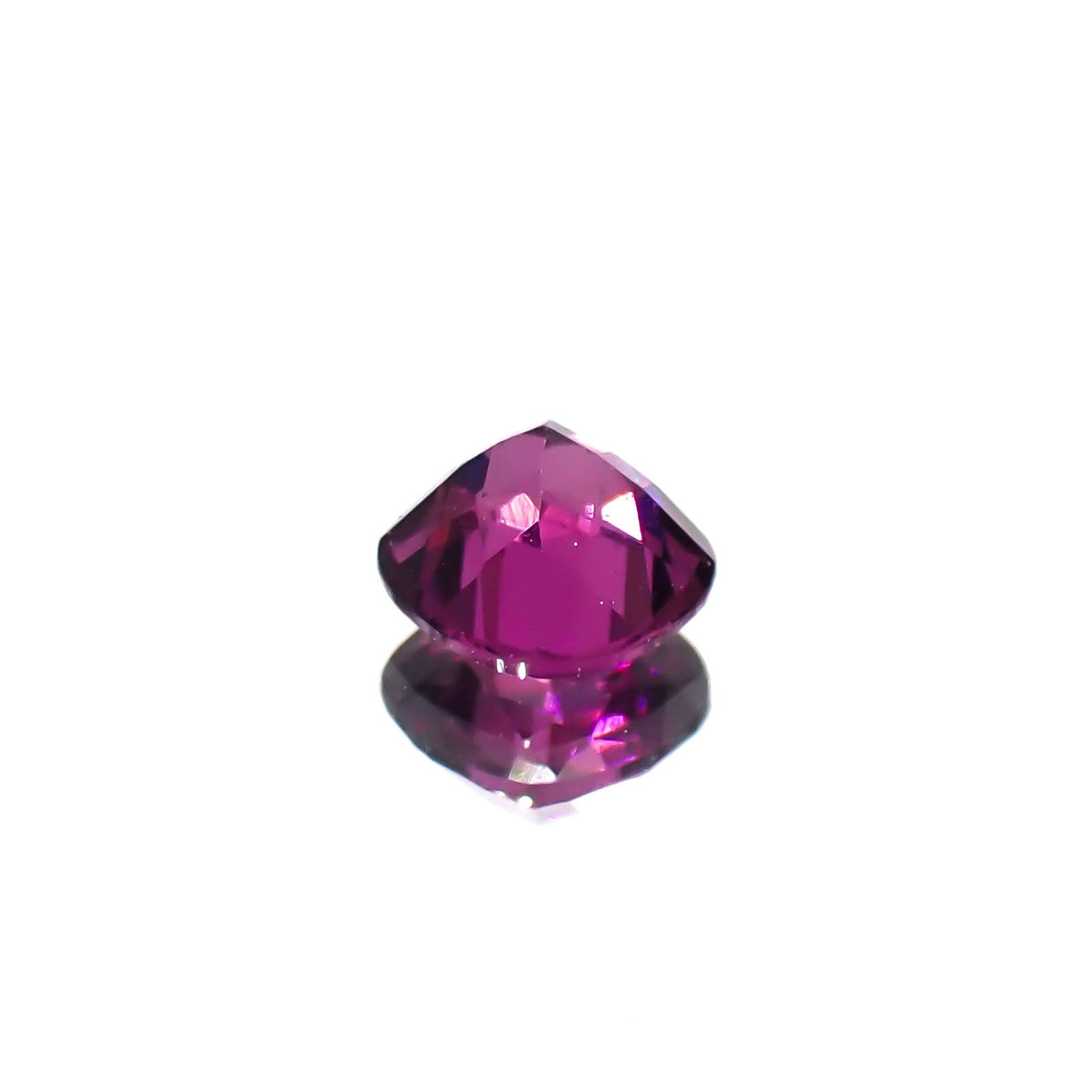 グレープガーネット(宝石名ガーネット)ブラジル産 0.50ct 識別済[240928707]4.4x4.4mm前後
