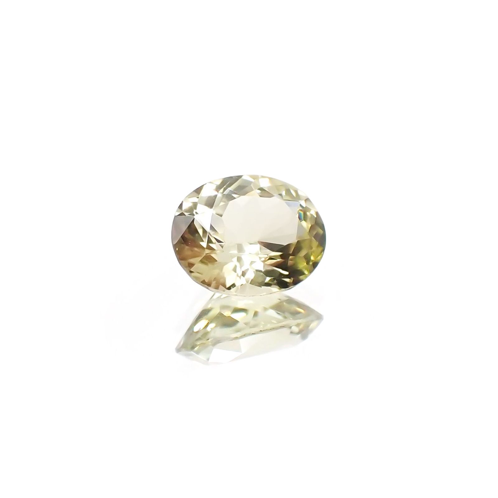 シンハライト(宝石名シンハライト) スリランカ産 識別済 0.71ct / 6.2×5.1mm前後 [260410696]