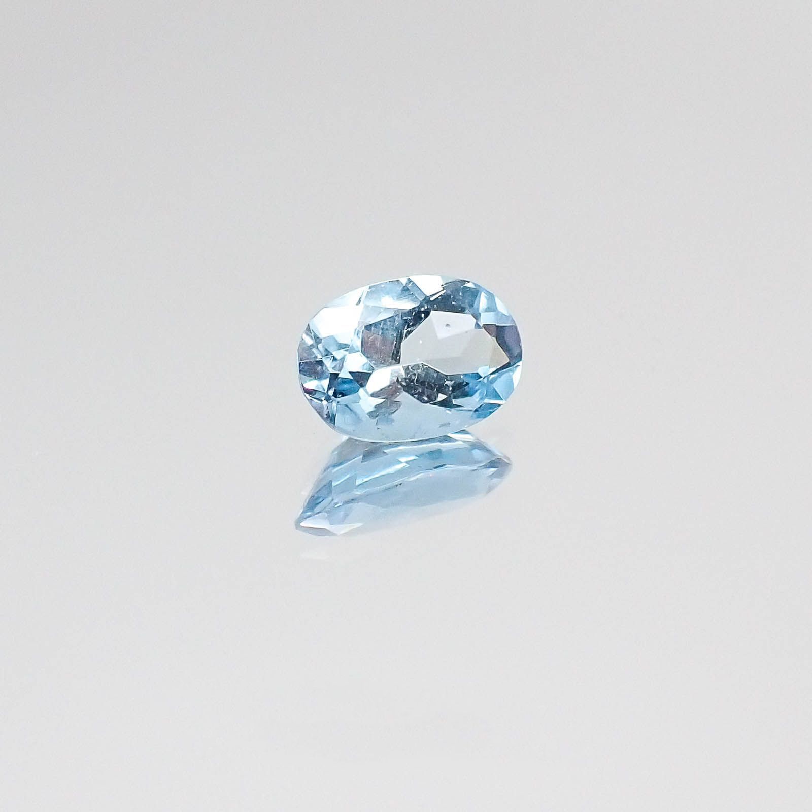 アクアマリン サンタマリアカラー(宝石名アクアマリン)モザンビーク産 0.44ct 識別済[220817250]6.2x4.2mm前後