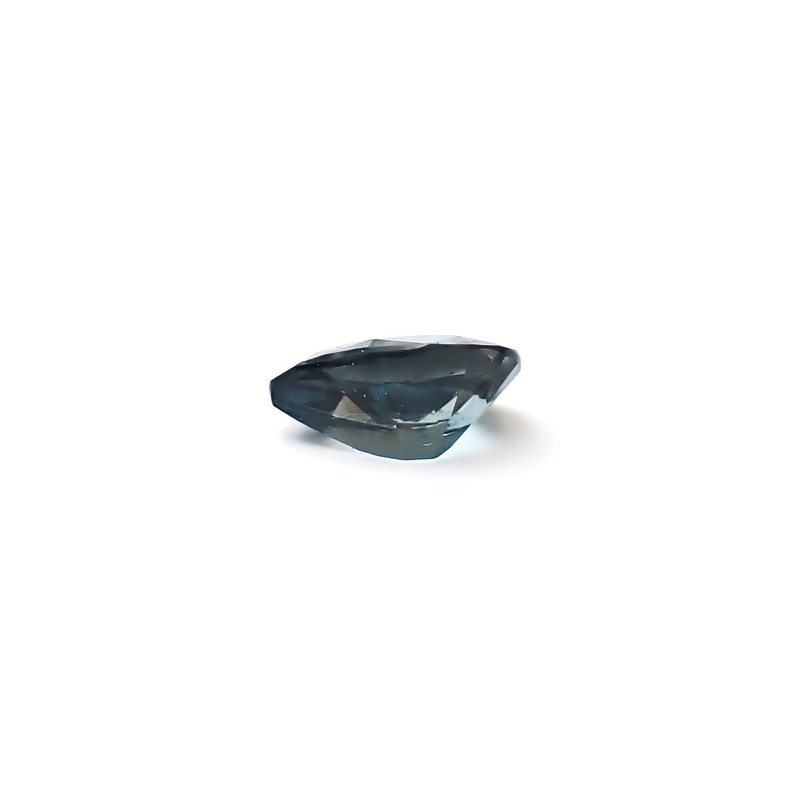サファリン スリランカ産 0.18ct / 4.6x3.2mm前後 [260432056]