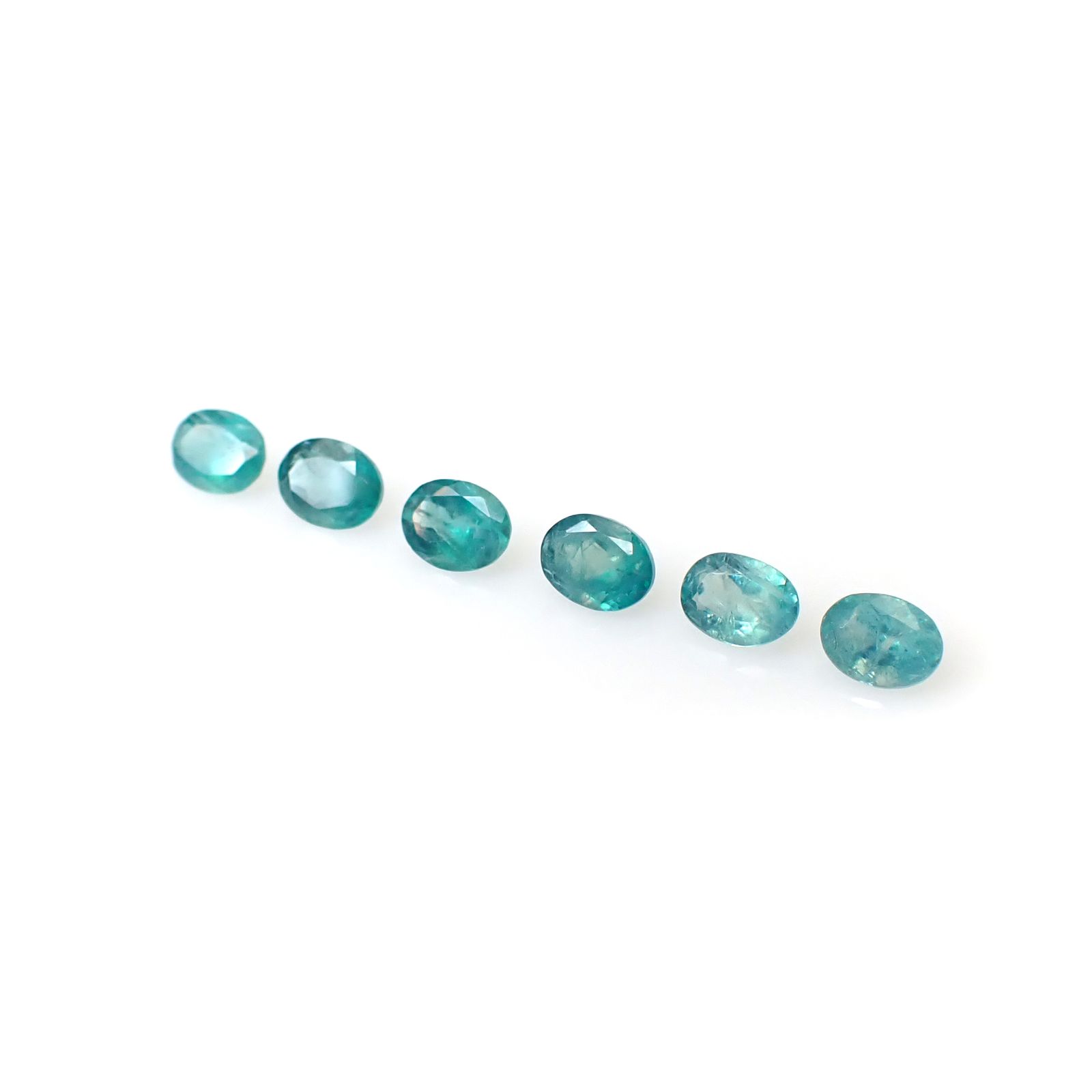 <ランダムセレクト1個販売>グランディディエライト マダガスカル産 約0.16ct [250129740-PAC]3x4mm前後