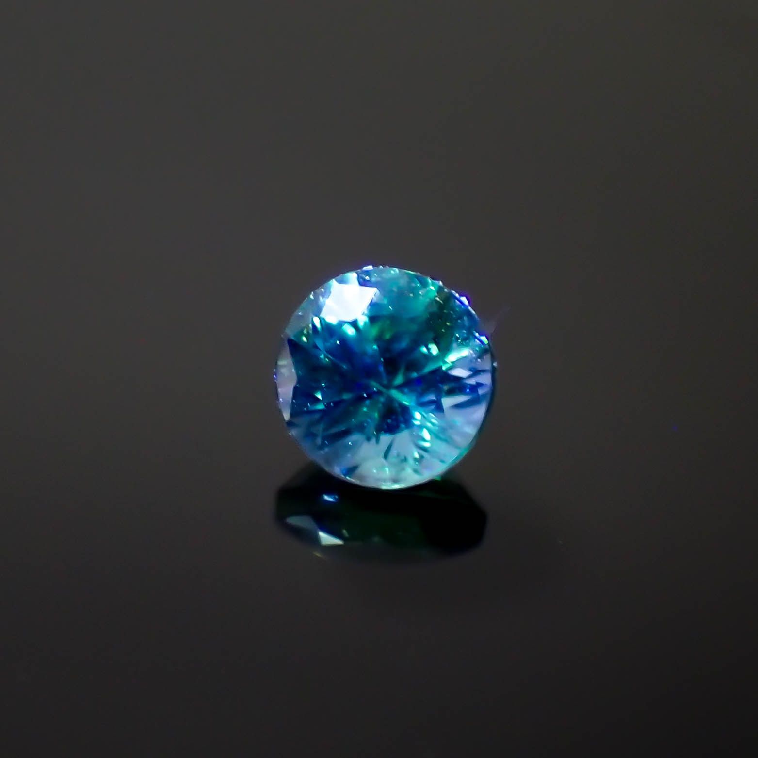 ブルーコーネルピン(宝石名ブルー・コーネルピン)タンザニア産 0.11ct 識別済[240527696]2.8x2.7mm前後