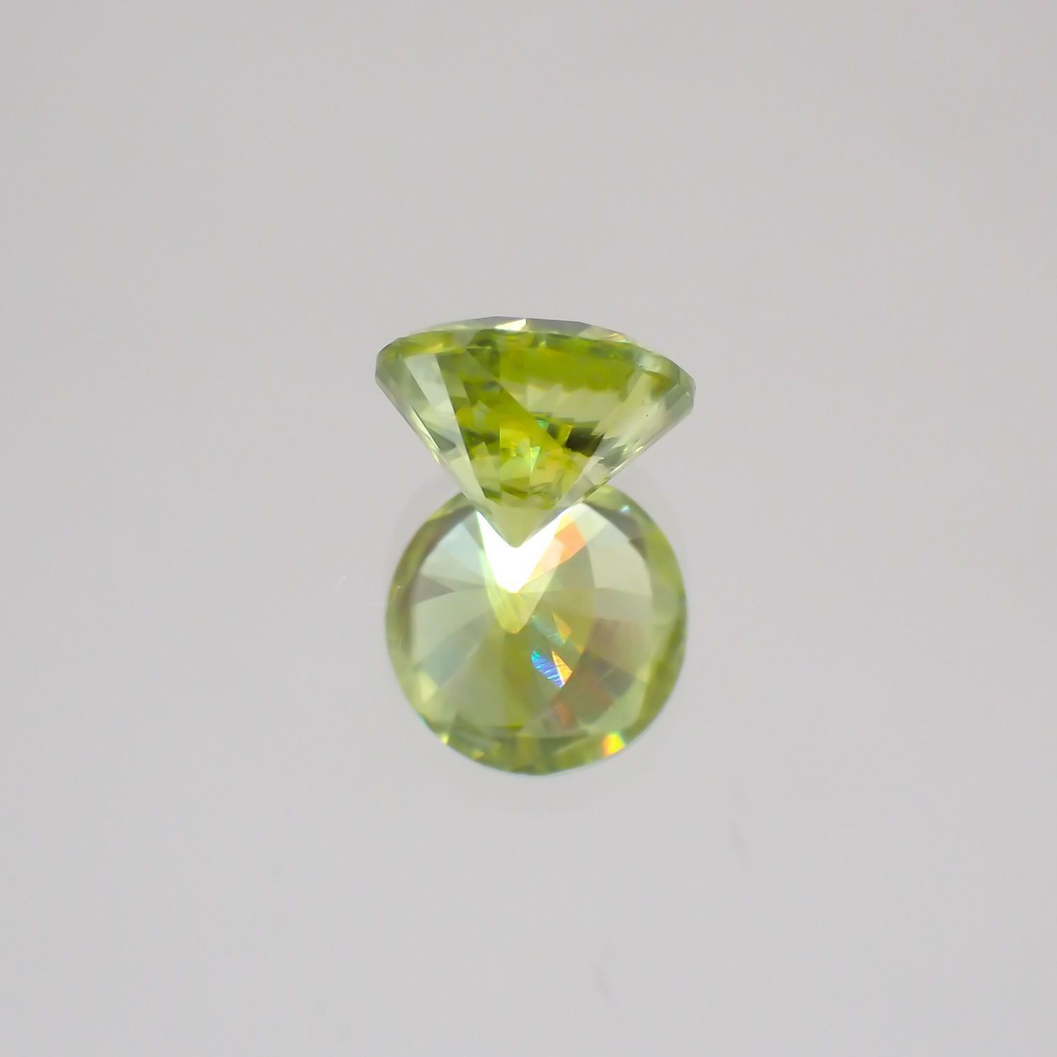 スフェーン(宝石名スフェーン)マダガスカル産 1.030ct ソ付(彩珠)[231224433]6.3x6.3mm前後