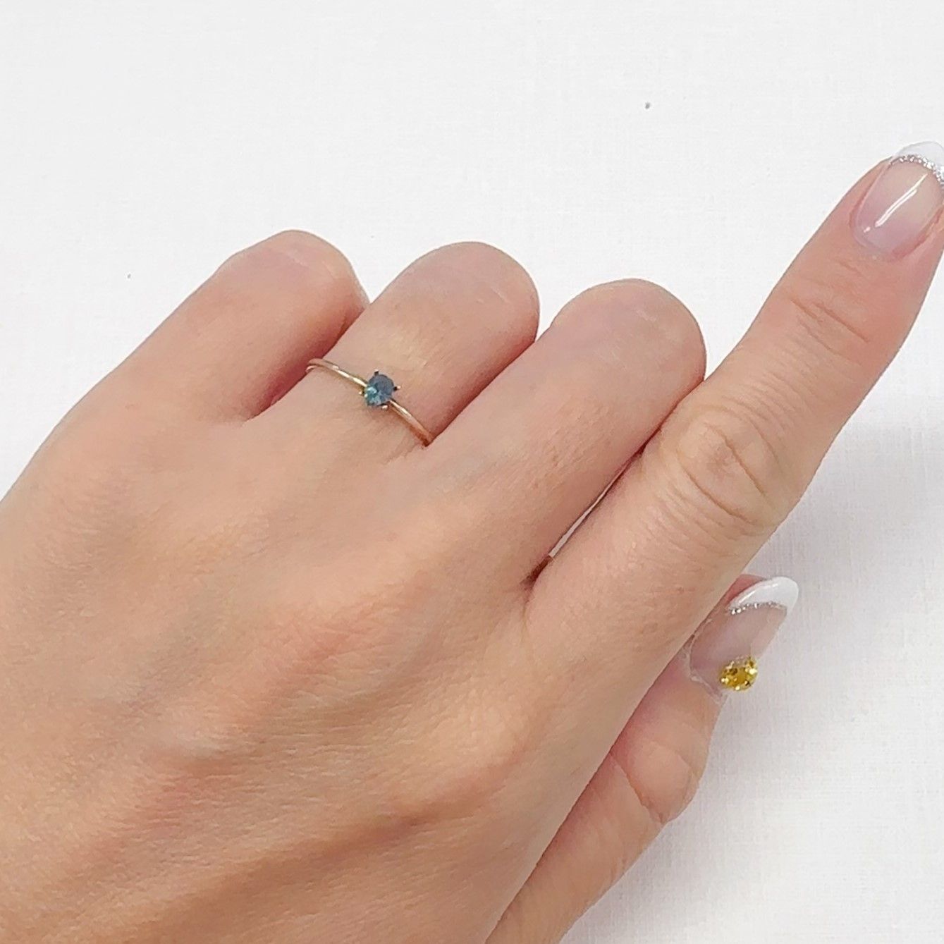 ブルーグリーンコーネルピン(宝石名ブルーグリーン・コーネルピン)タンザニア産 0.15ct 識別済[240527677]3.8x2.8mm前後