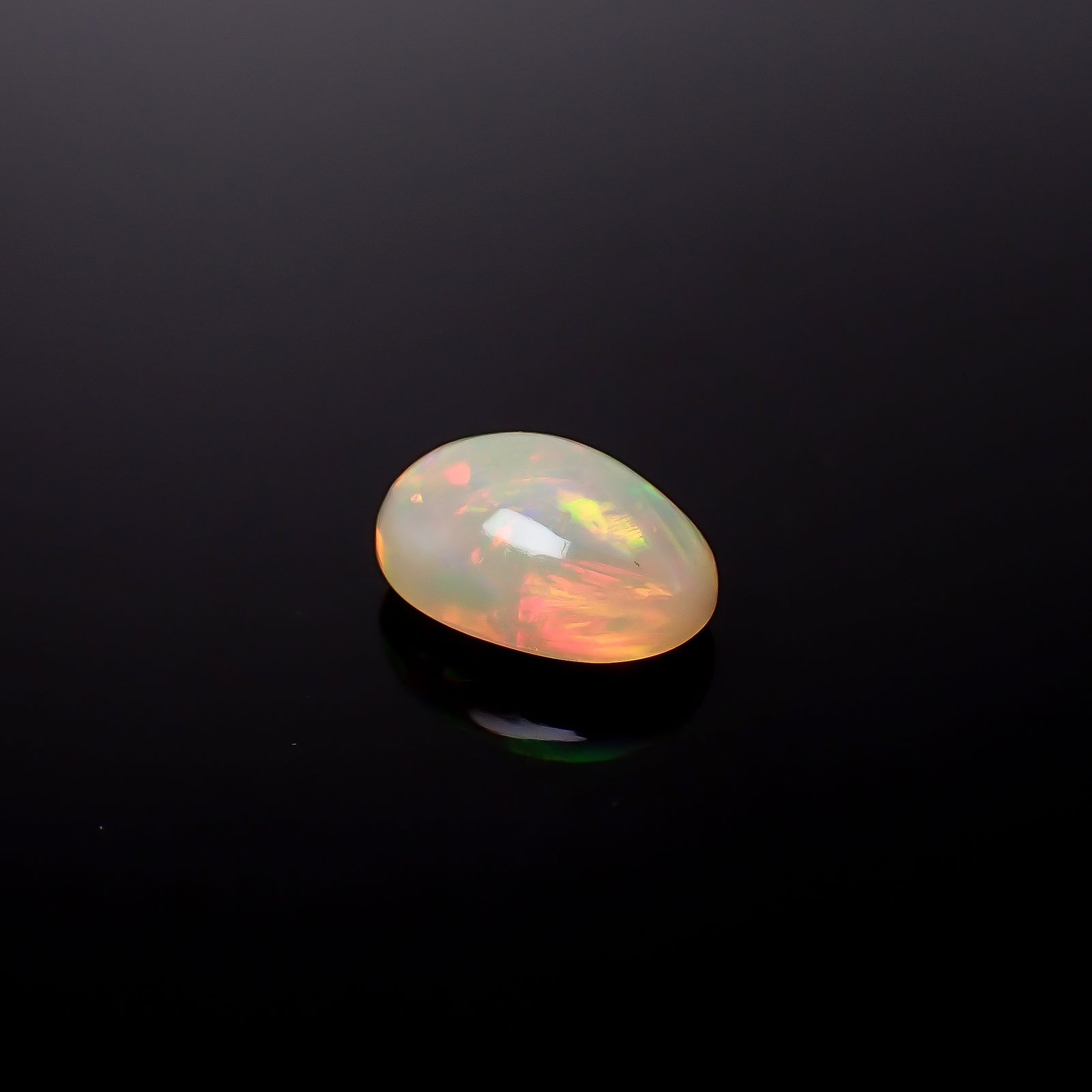 エチオピアオパール(宝石名オパール)エチオピア産 識別済 4.22ct / 13.5x9.8mm前後 [260722819]